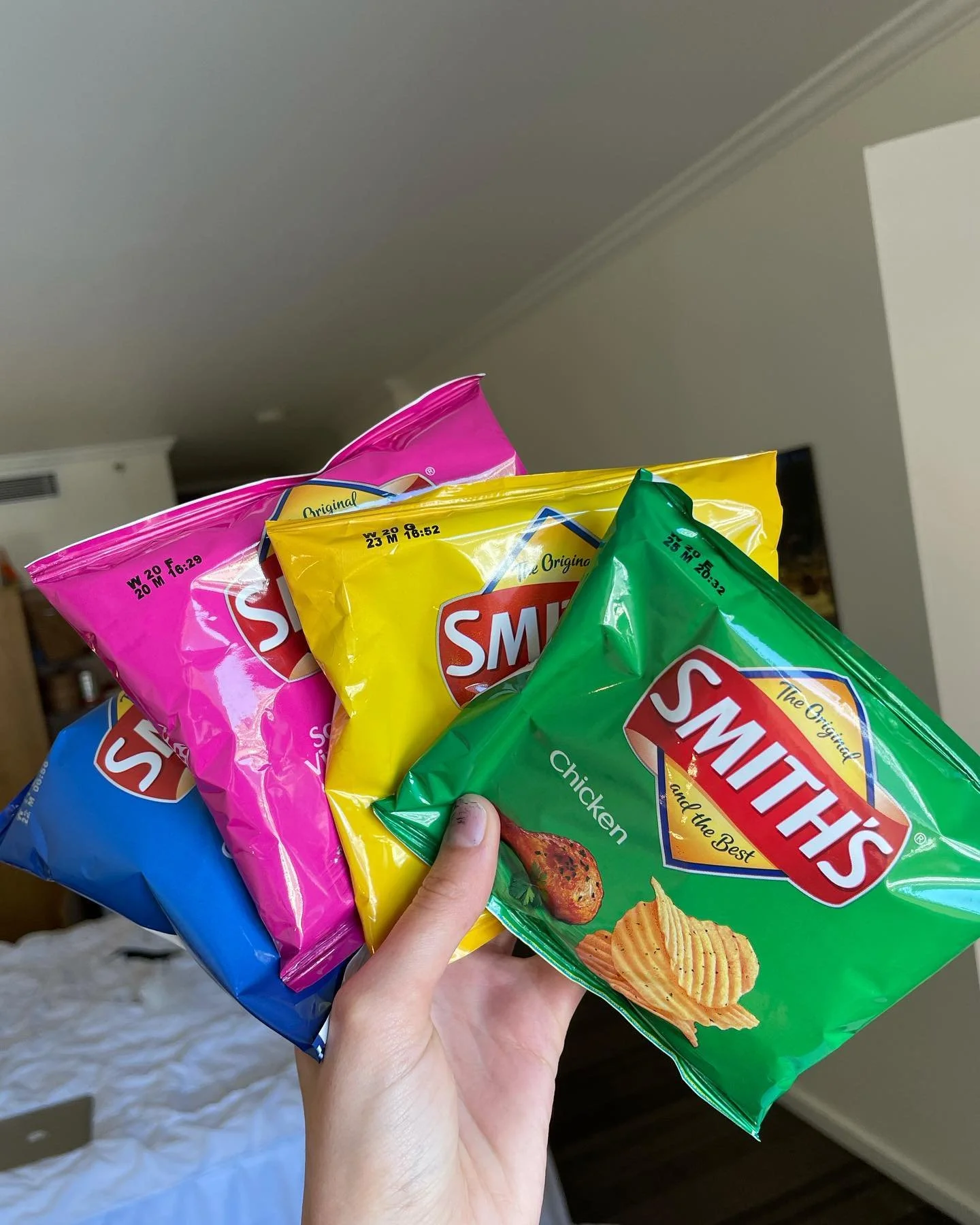 SBS GO INTERNATIONAL 🇦🇺
Day 7 in quarantine and we&rsquo;ve ordered Smith&rsquo;s chips to see how they compare to our favorite US chips! Would YOU a try a chicken flavoured chip??