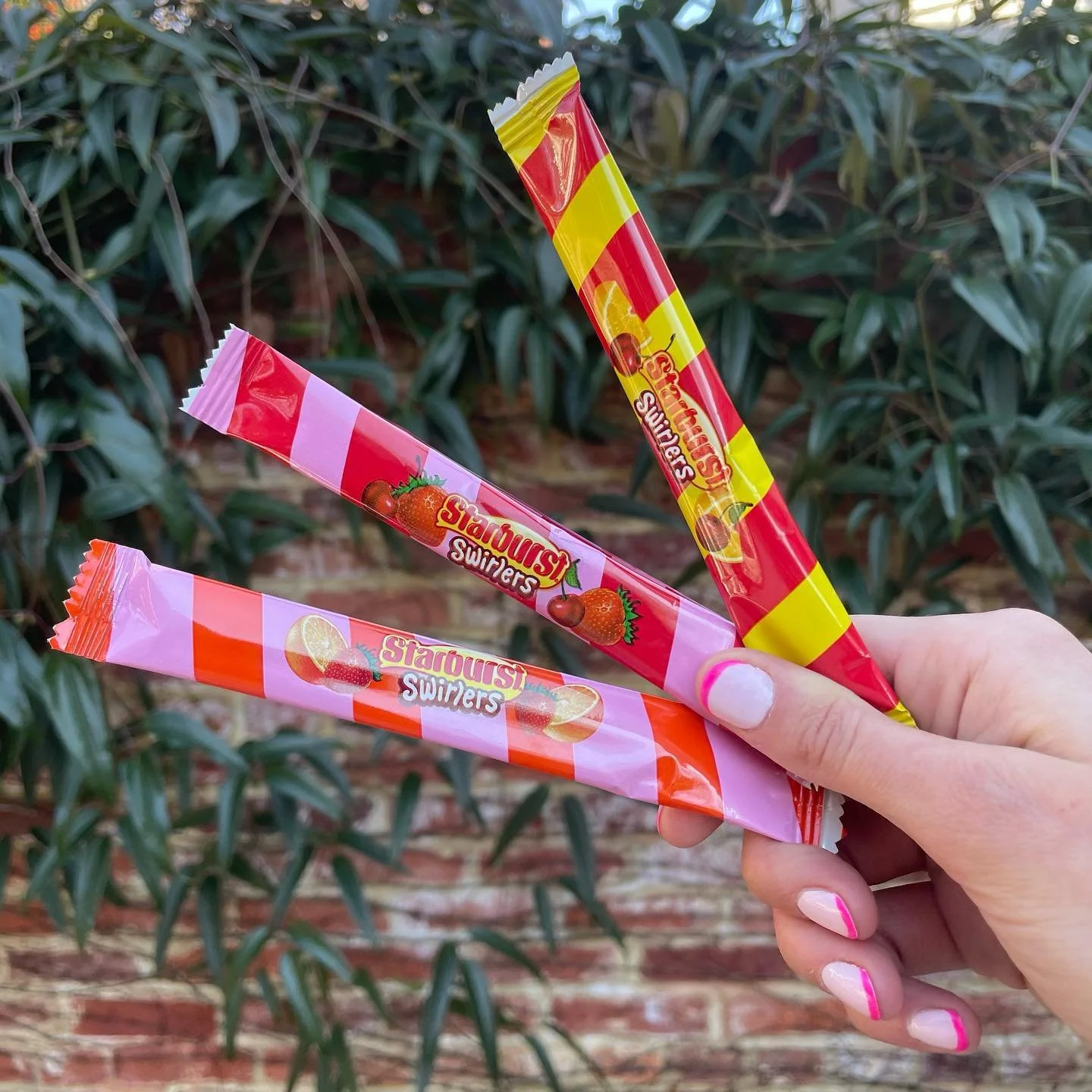 What do you think of these Starburst Swirlers? If you saw these across the store while you were in line at Wawa, would you give up your place in line to go grab them? I did that today. Watch our video review to see if it was worth it.

#candy #candys