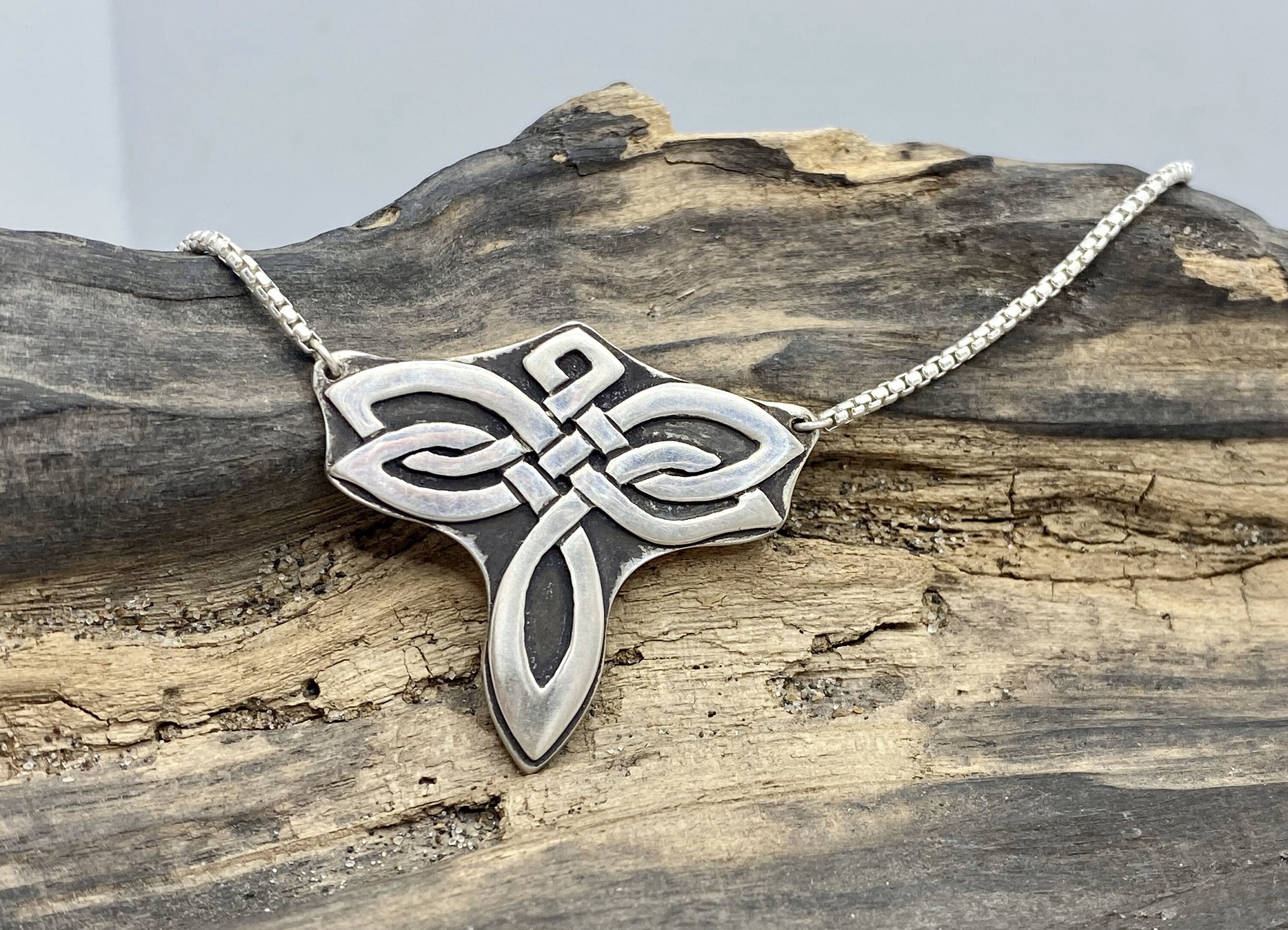 https://i.etsystatic.com/25403407/r/il/85e5a5/5197526766/il_fullxfull.5197526766_gv5z.jpg