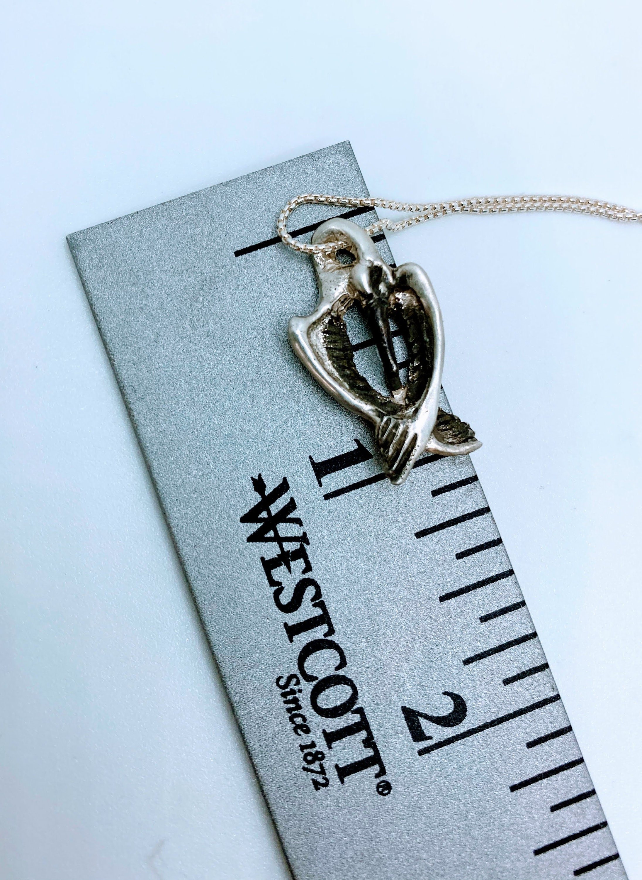 https://i.etsystatic.com/25403407/r/il/74f4ef/3105663648/il_fullxfull.3105663648_kudo.jpg