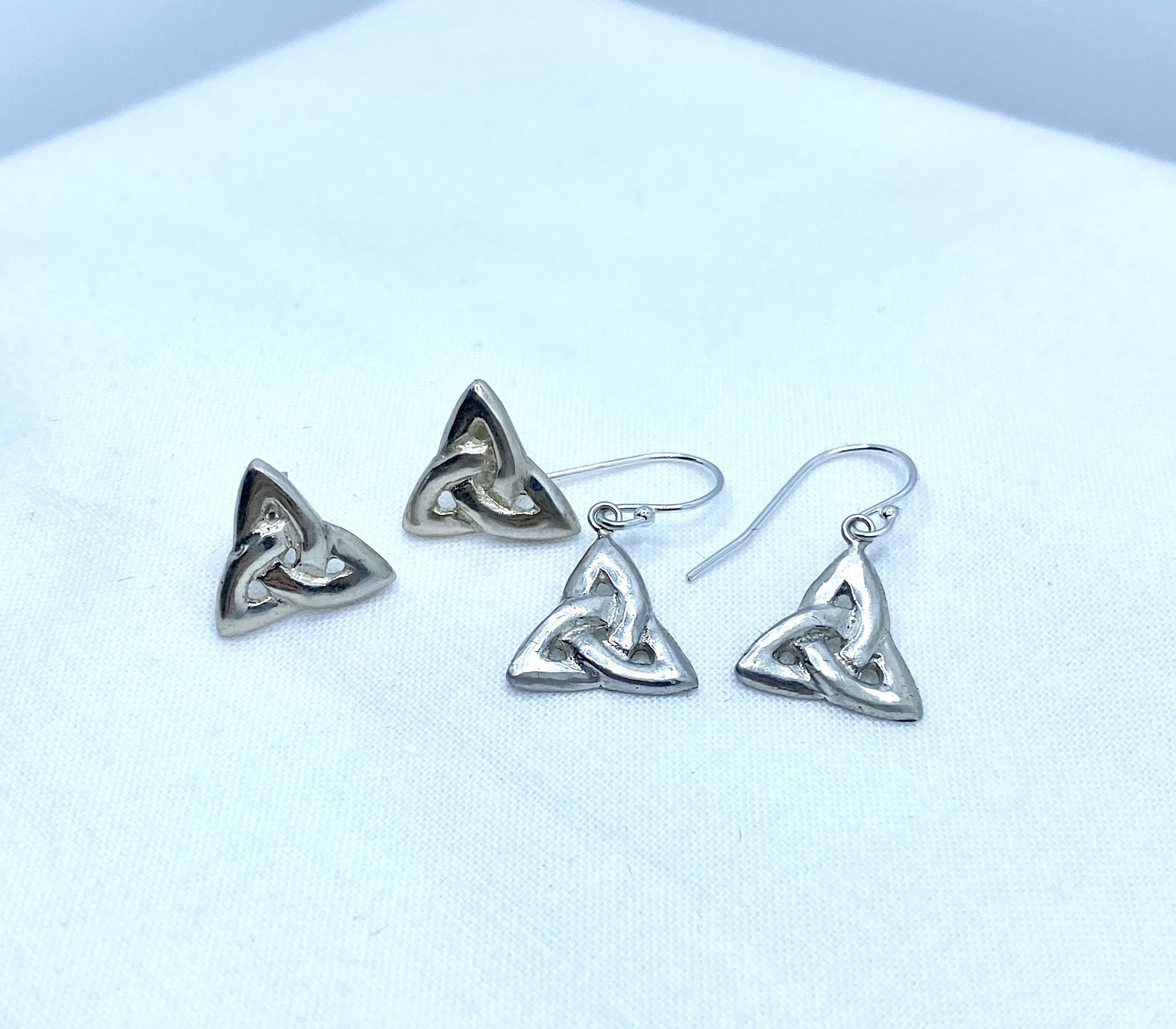 https://i.etsystatic.com/25403407/r/il/501a1f/5318100573/il_fullxfull.5318100573_9xf2.jpg