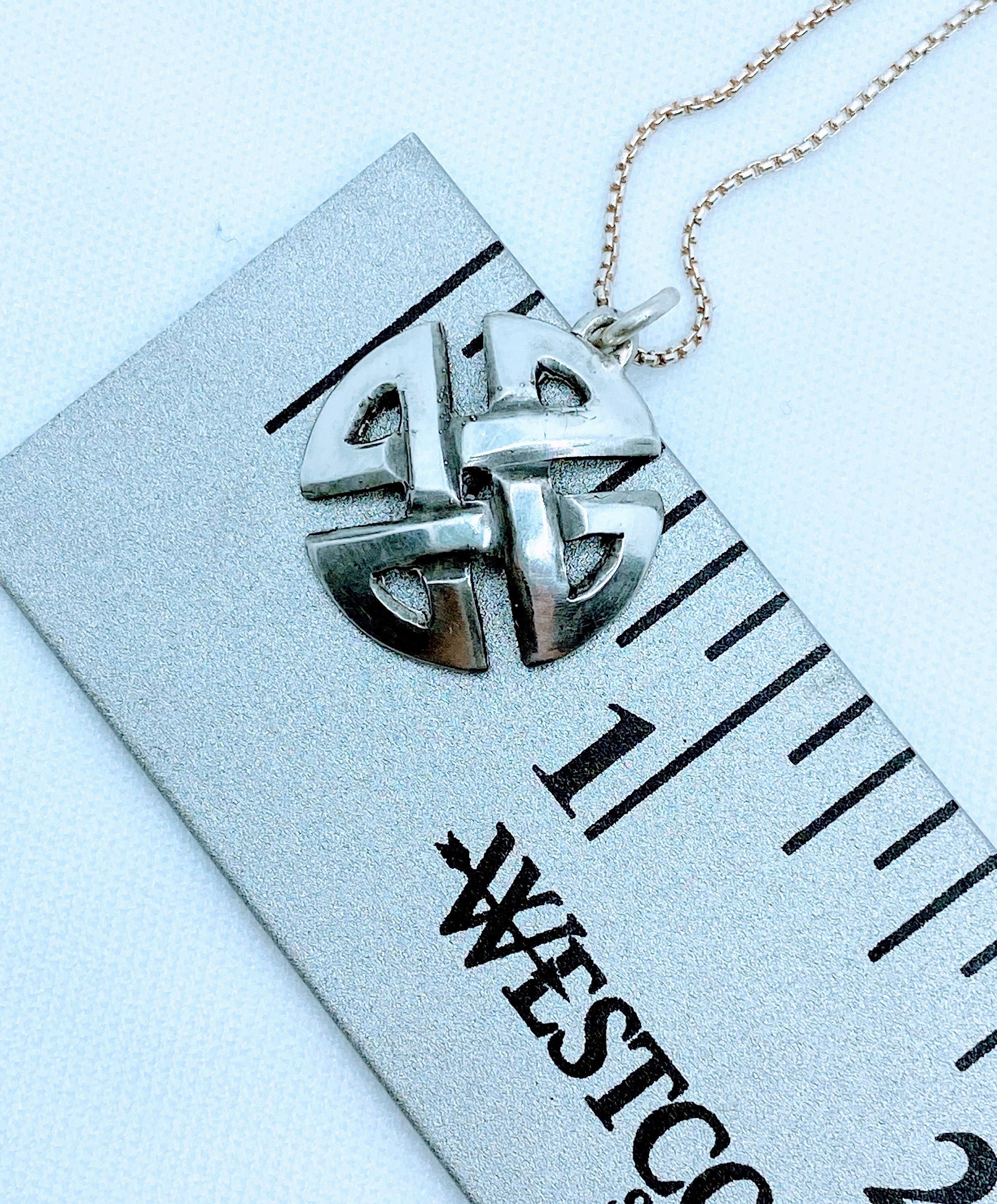 https://i.etsystatic.com/25403407/r/il/6b232b/3301717413/il_fullxfull.3301717413_hpen.jpg