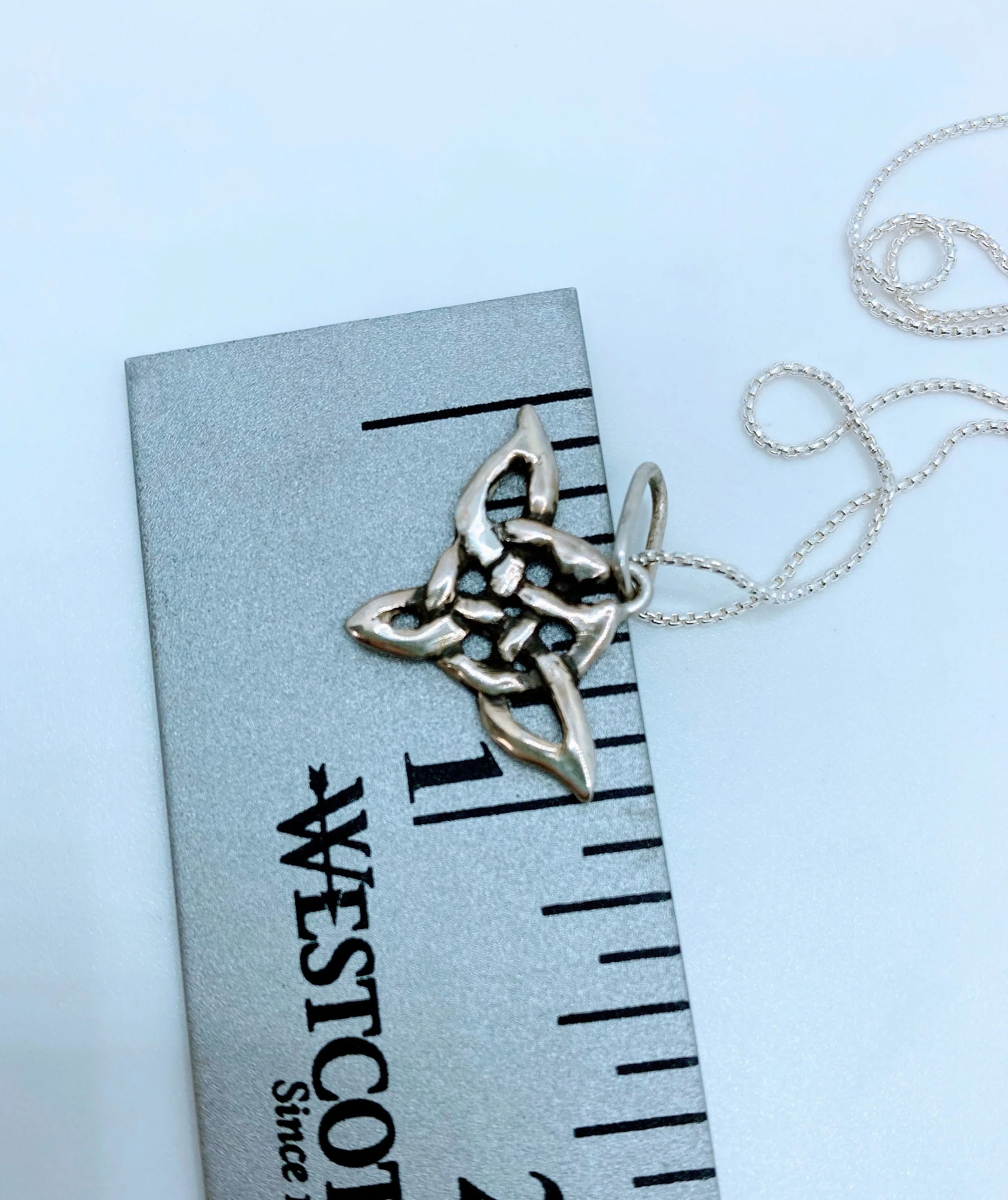 https://i.etsystatic.com/25403407/r/il/8b12a0/3105676542/il_fullxfull.3105676542_34n6.jpg