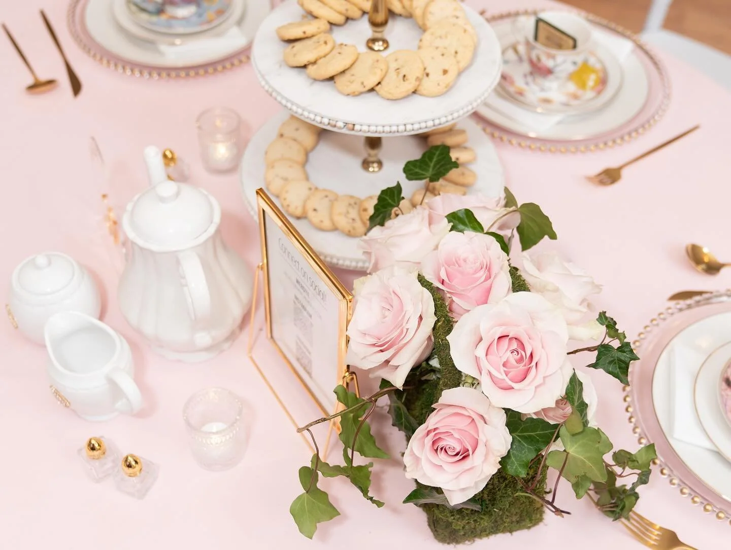 a tea party fit for Lady Whistledown herself 🫖🌷

We had so much fun setting up a table at the vendor event! Book this style for your next event 💕
 
#huntsvilleal #eventdecor