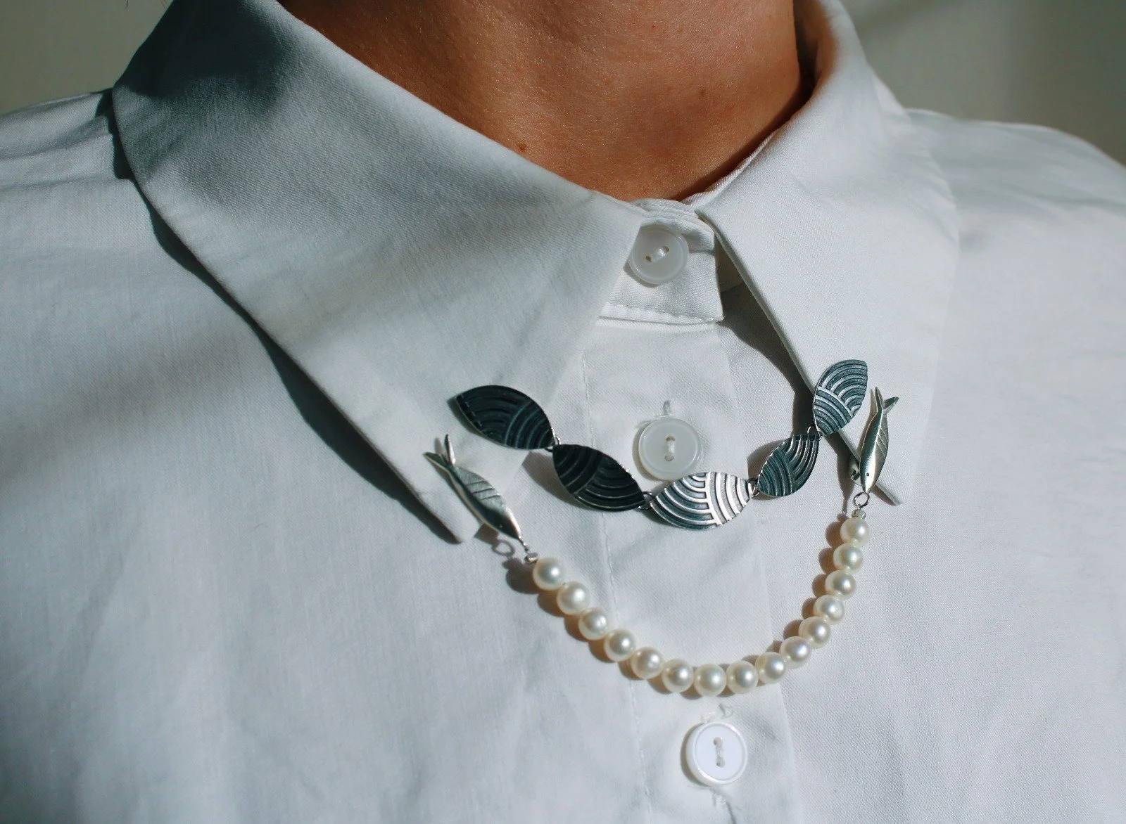 Fish and Pearl Collar Chain