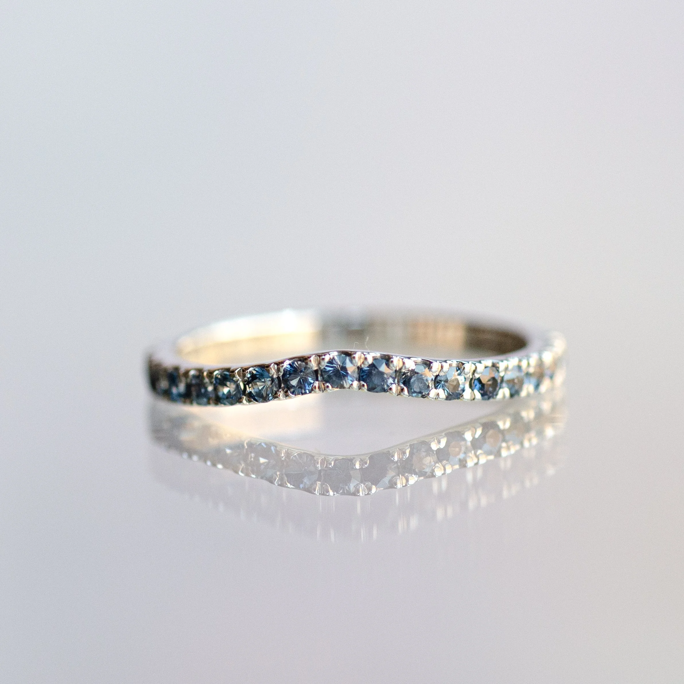 Blue sapphire fishtail in Plat (1).jpg