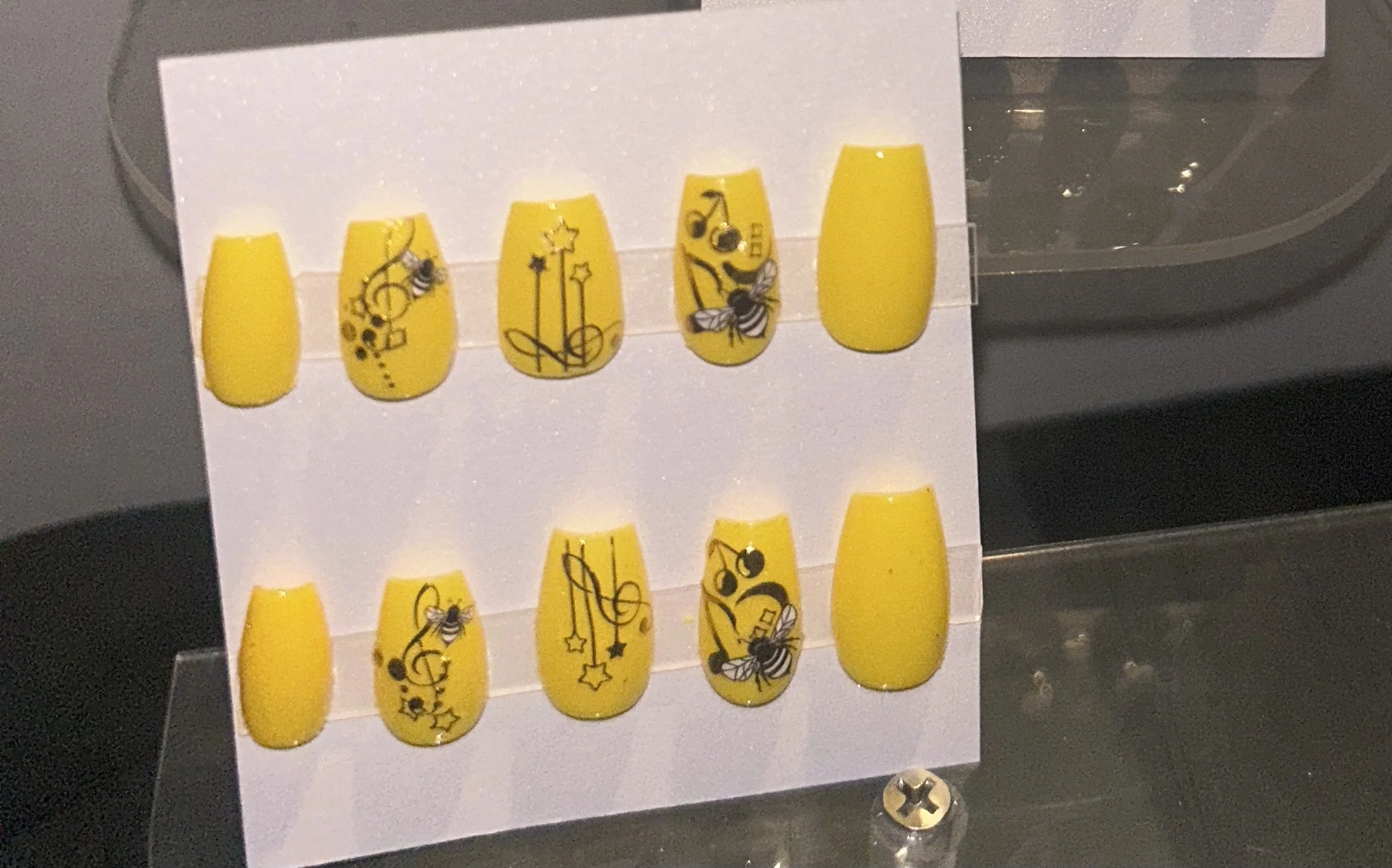 Bee-Music Nail Set