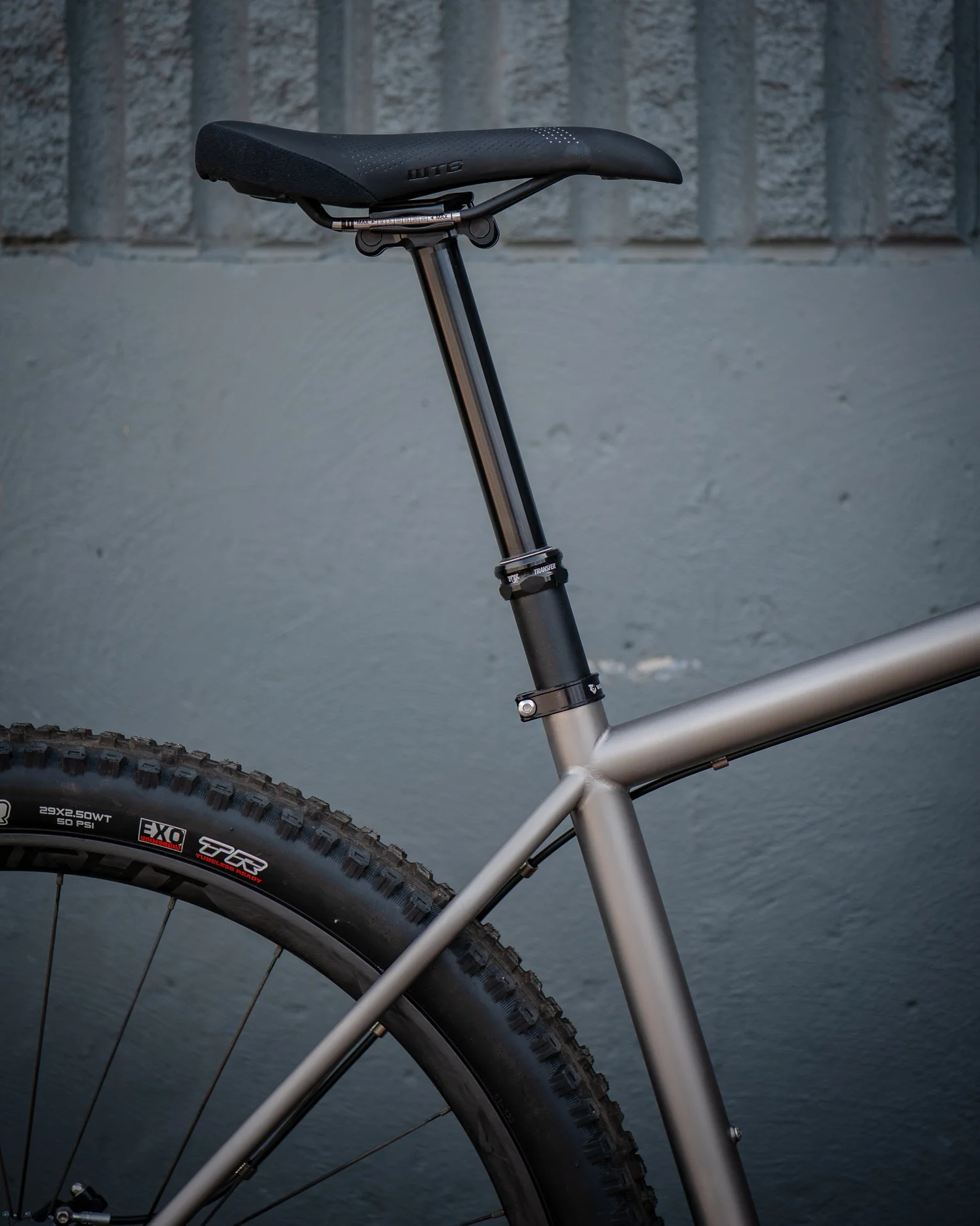 Dean Ultimate Bikes: Colonel 130mm Travel Titanium Mountain Bike 