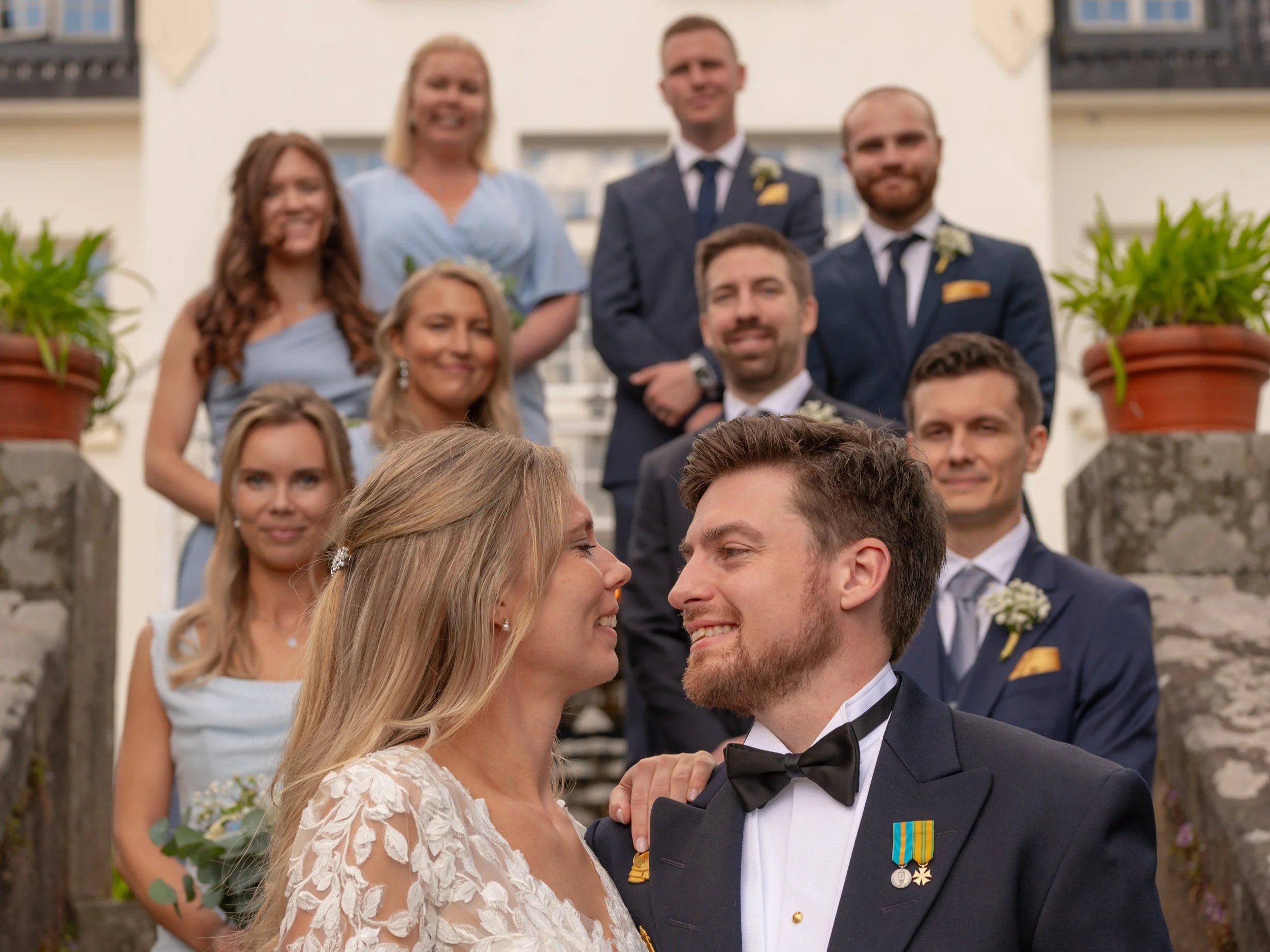 Alla viktiga stunder – från vigsel och tal till spontana ögonblick – fångas i film med biokänsla.