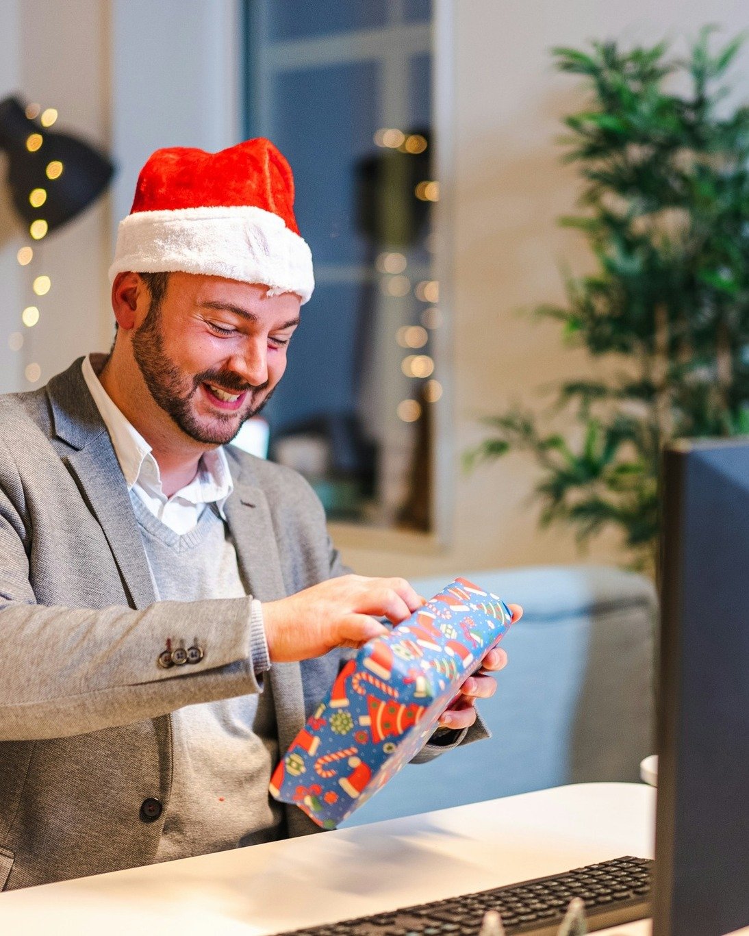 Looking for a way to fundraise for us this Christmas? 🎁 Hosting a Christmas Raffle in your office or workplace is a fun, easy, and highly effective way to raise vital funds for the Friends of BHOC! Your small effort can make a massive difference rig