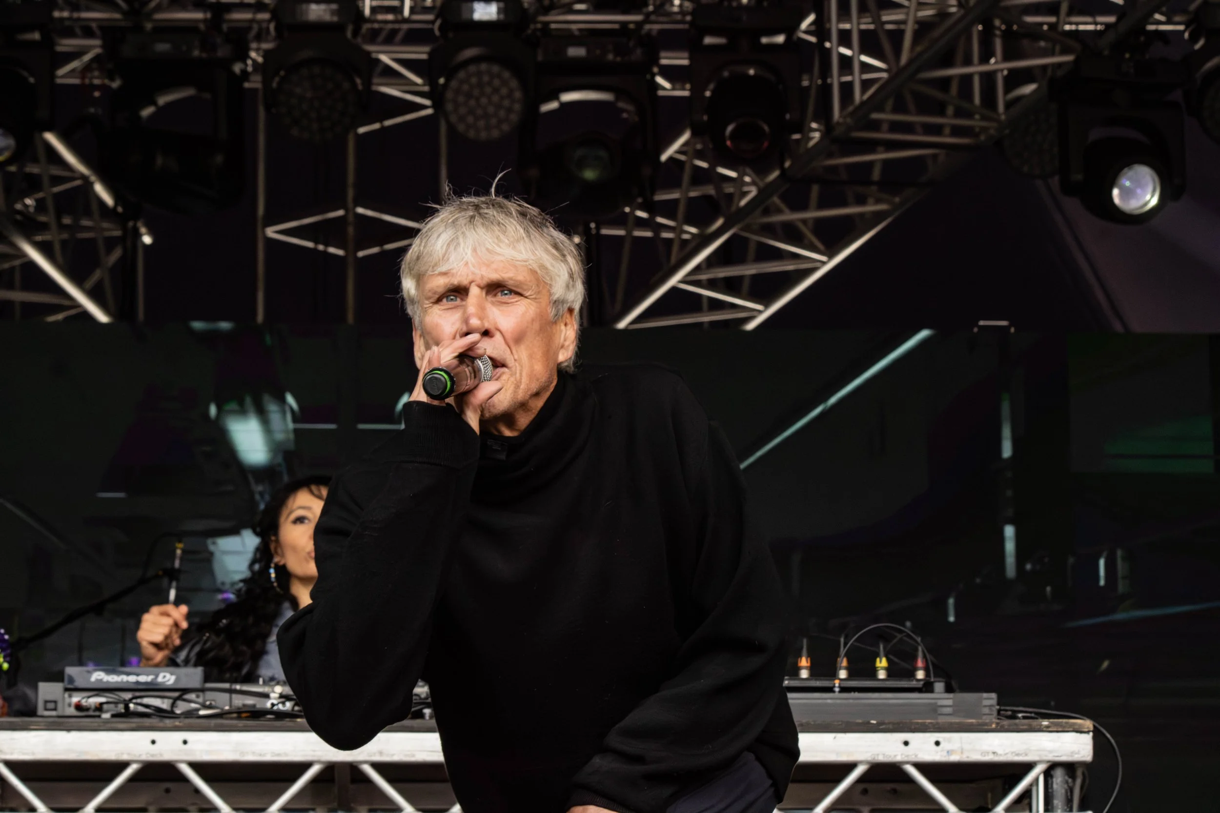 Bez & Firouzeh Razavi - Happy Mondays, 2025