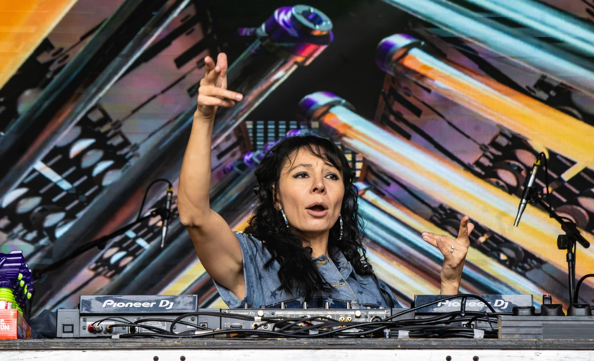 Firouzeh Razavi - Happy Mondays - 2025