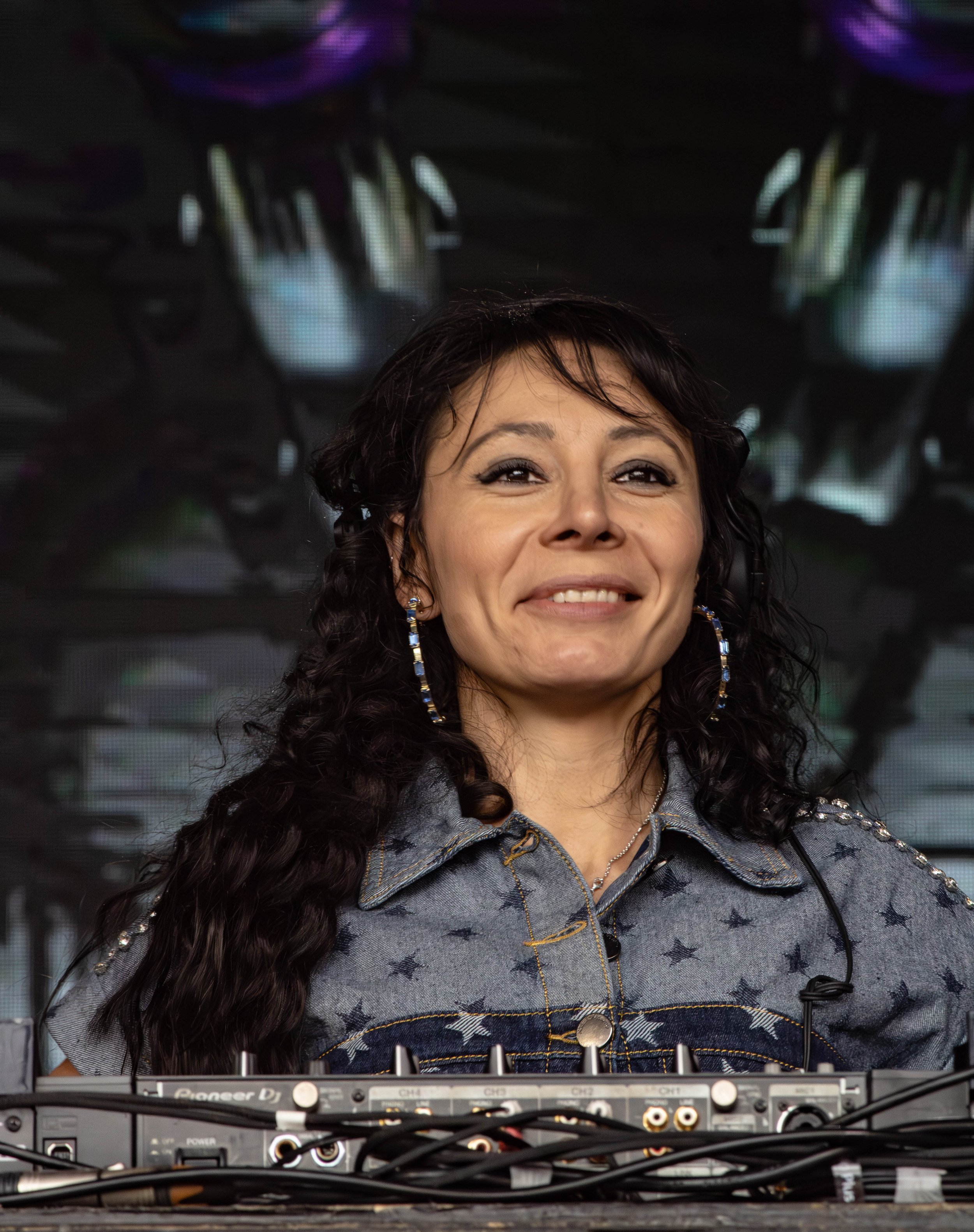 Firouzeh Razavi - Happy Mondays - 2025