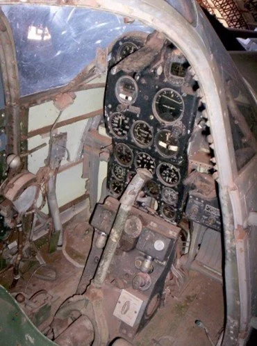 442615442617_P39 Airacobra_Cockpit_Fagen Fighters.jpg
