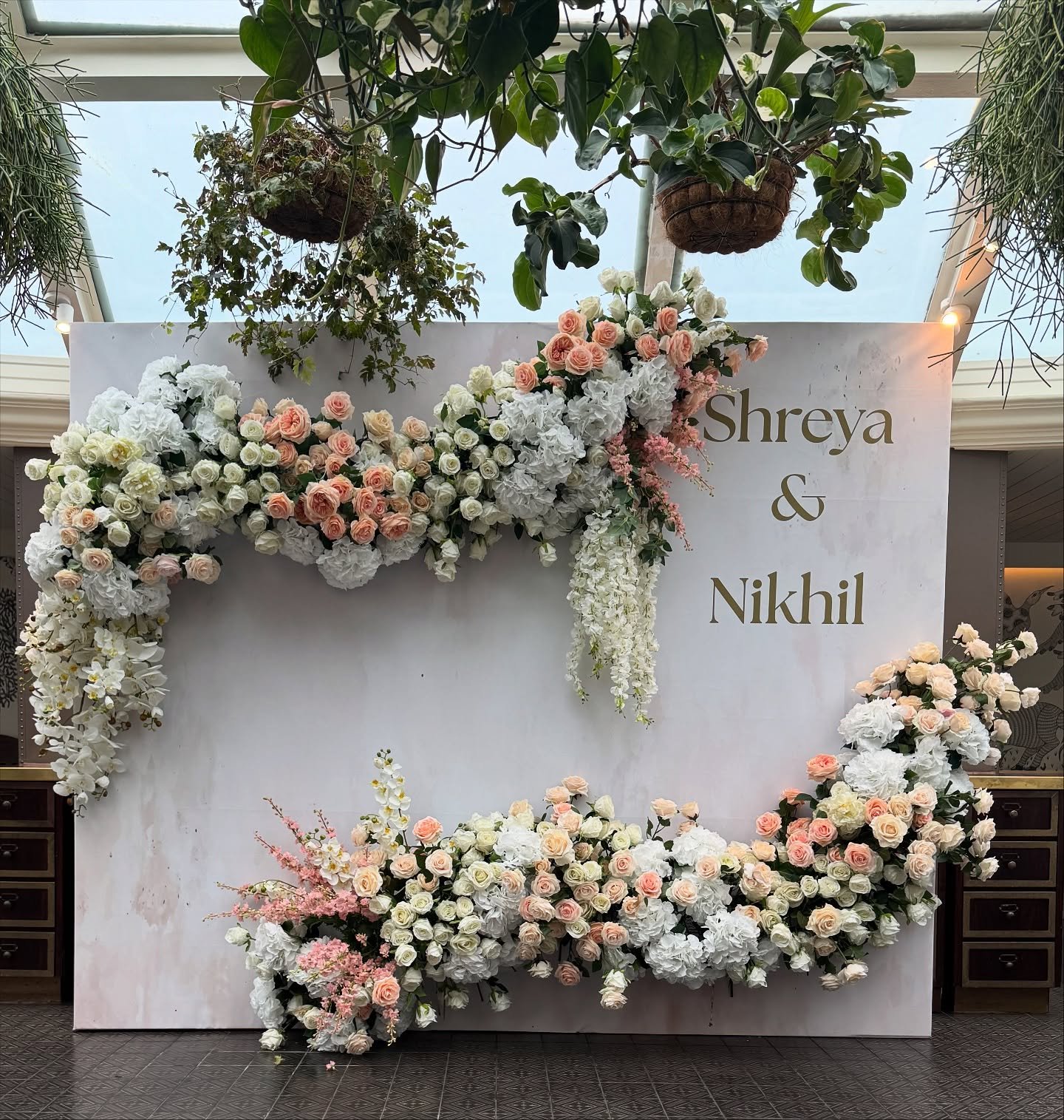 Another joyous wedding celebration we had the pleasure of putting together for our lovely couple, Shreya and Nikhil! 💍
We went for a pastel-themed floral design, complemented by a 3D bespoke printed backdrop adorned with a lush floral installation ?