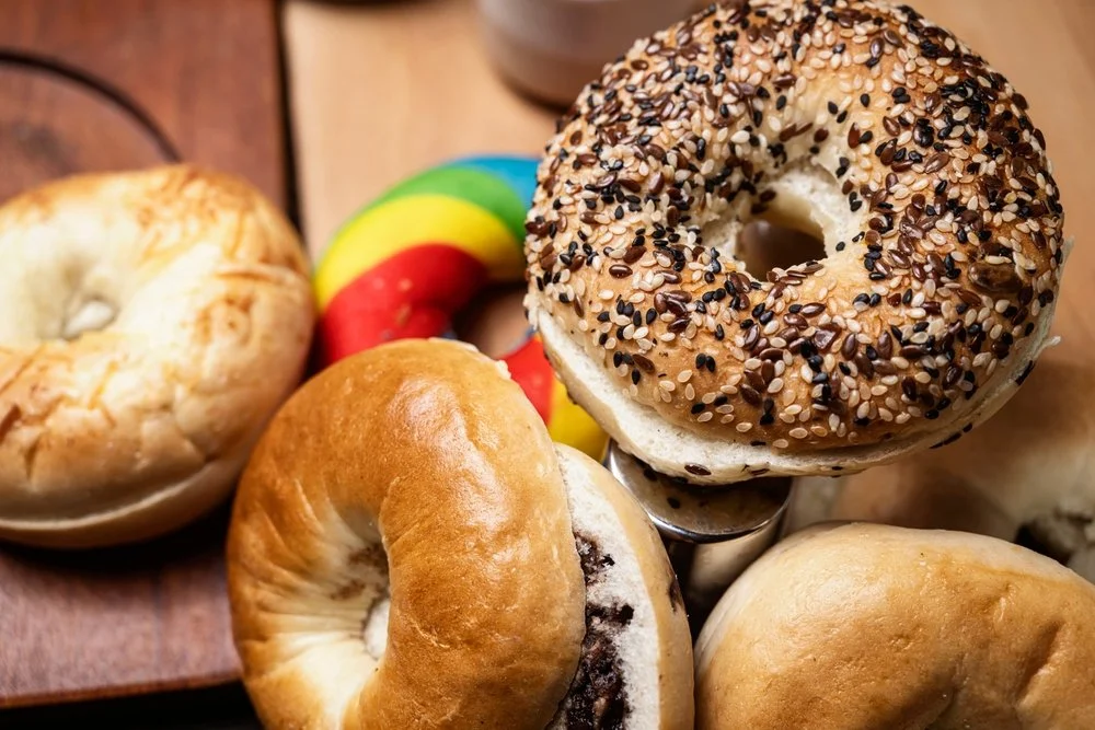 Rise, shine, and grab a bagel from Country Bagel and Bakery to fuel the week ahead. ✨

🅾: @countrybagel
ⓕ: @CountryBagel

#WestChesterPA #LocalEats #BagelLovers #BreakfastGoals #CommunityLife #ApartmentLiving #ExploreWestChester #WindermereLiving #F