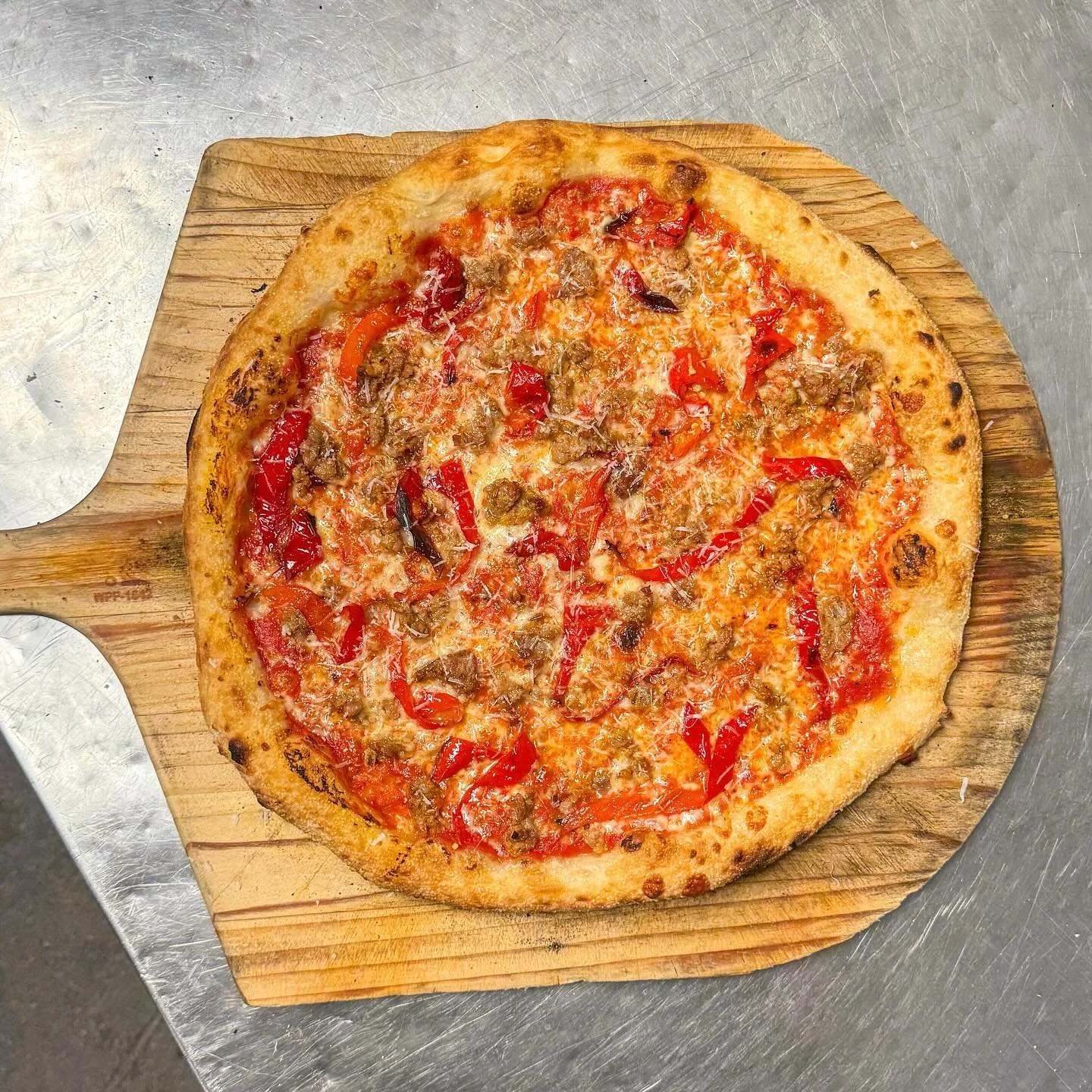 SAUSAGE &amp; PEPPERS

WE GOT NARDELLOS IN THE HOUSE, SO WE&rsquo;RE HITTING Y&rsquo;ALL WITH A CLASSIC WITH A SEASONAL TWIST. SAUSAGE &amp; PEPPERS, BABY. 

@sunriseorganicfarm jimmy nardellos, @maestrosausage Italian sausage! WOW! DELICIOUS!

Avail