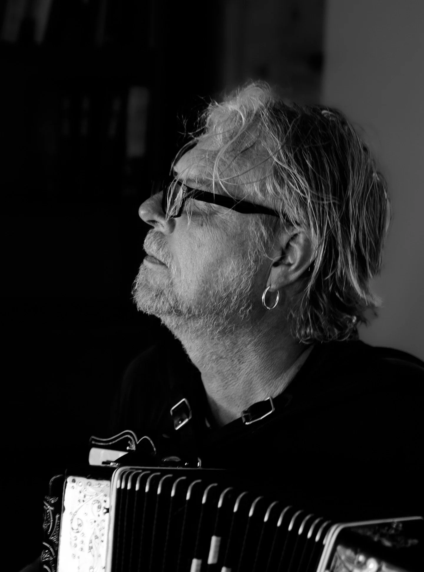 P&auml;r...

@carlsonphoto
#bnwzone
#photowall_bw
#bnw_planet
#bnwsouls
#bnwphotographer
#bnw_rose
#blackandwhiteportrait
#blackandwhiteonly
#bnwp_2025