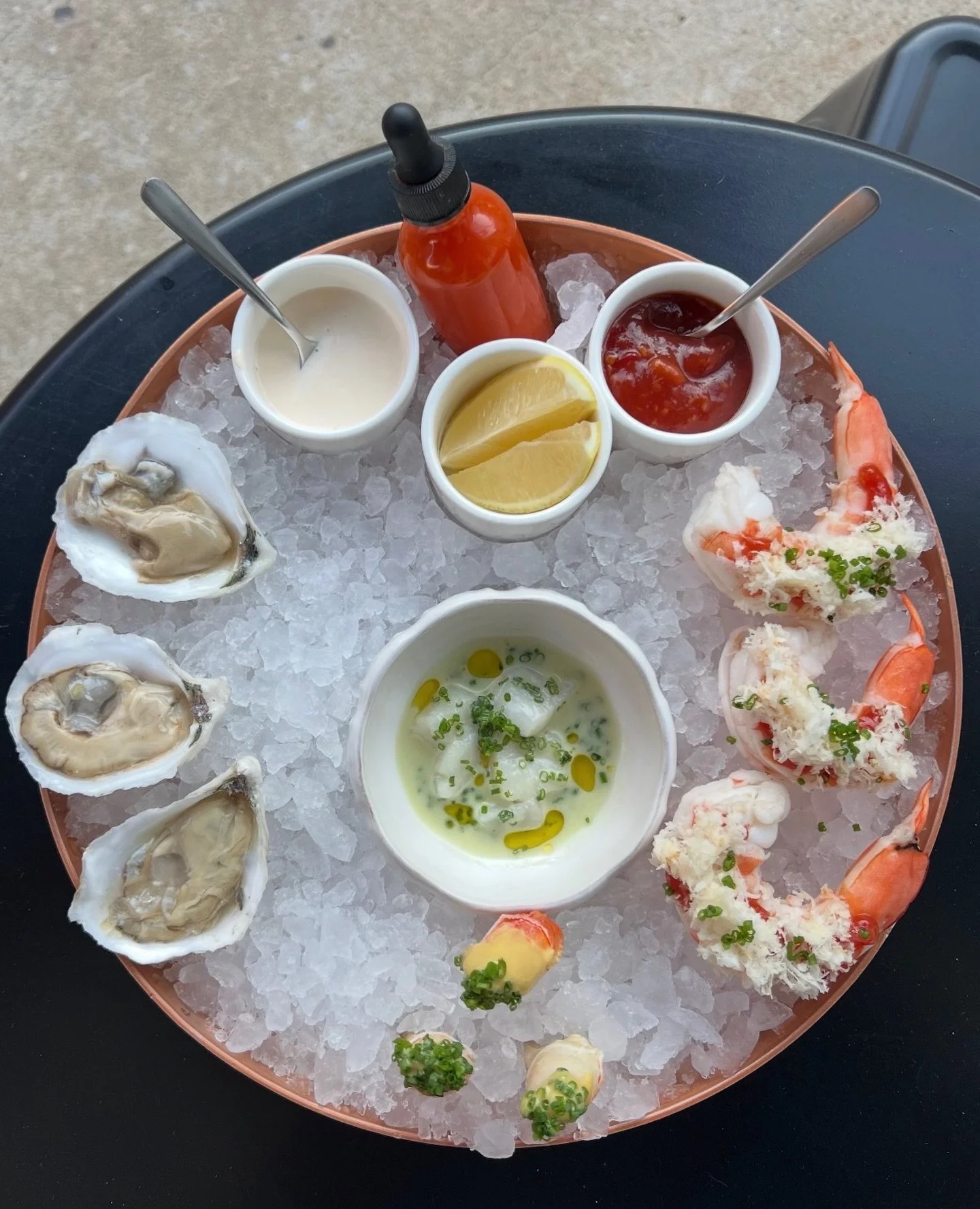 Low tide&rsquo;s petit plateau! $50 at the main bar from 5-7 on Tuesday-Thursday. She&rsquo;s a snack!!