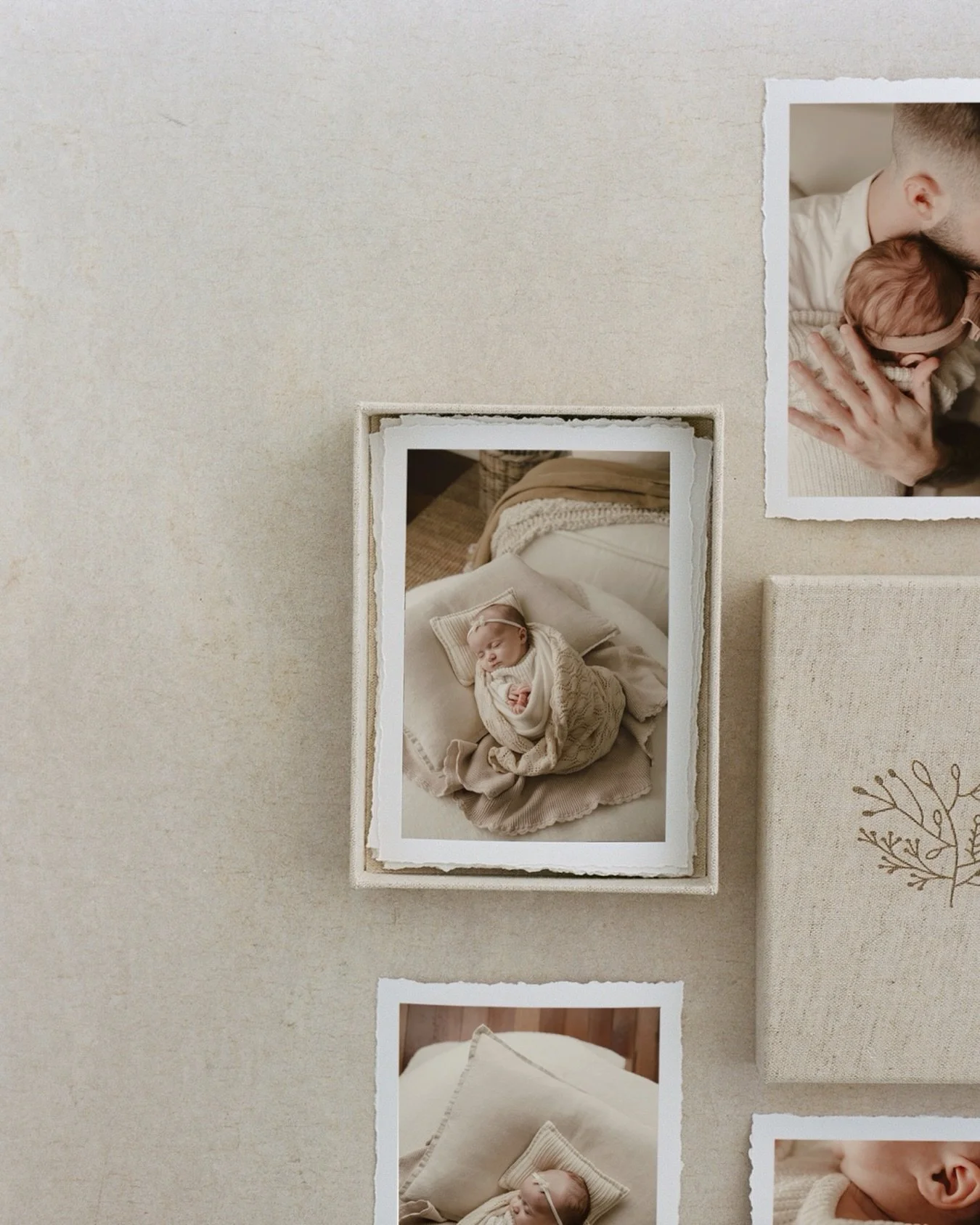 Digital files are convenient.
Printed memories are forever.
Presented in our signature linen fabric box with hand torn edge prints. #townsvillenewbornphotographer #supportlocalwithkellie @supportlocal.withkellie #townsvillephotographer #familyphotogr