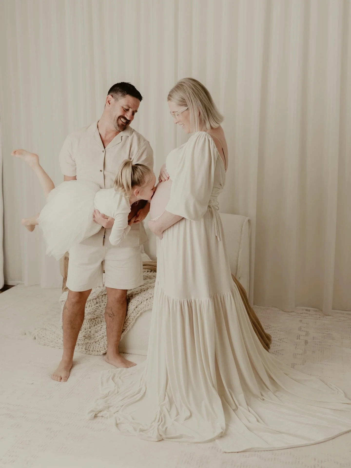 Loved before you&rsquo;re even here ❤️. #townsvillephotographer #familyphotography #maternityphotography #townsvillefamilyphotographer