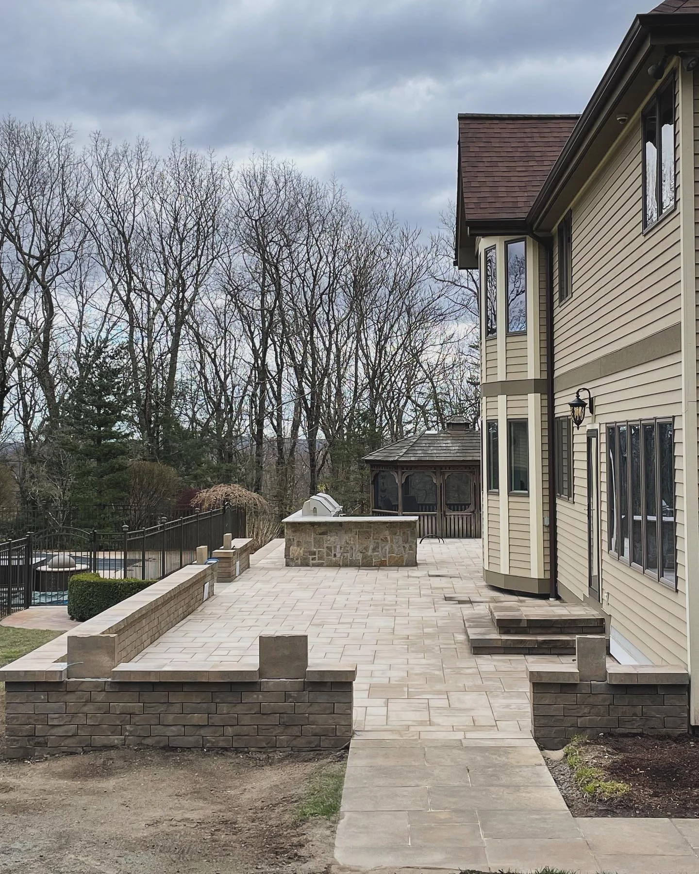 Unilock patio completed by us!
&bull;
&bull;
&bull;
&bull;
&bull;
&bull;
&bull;
#southernmortarworks #bricklaying #construction #masonrycontractor #masonry #brickmason #stonemason #brick #stonework