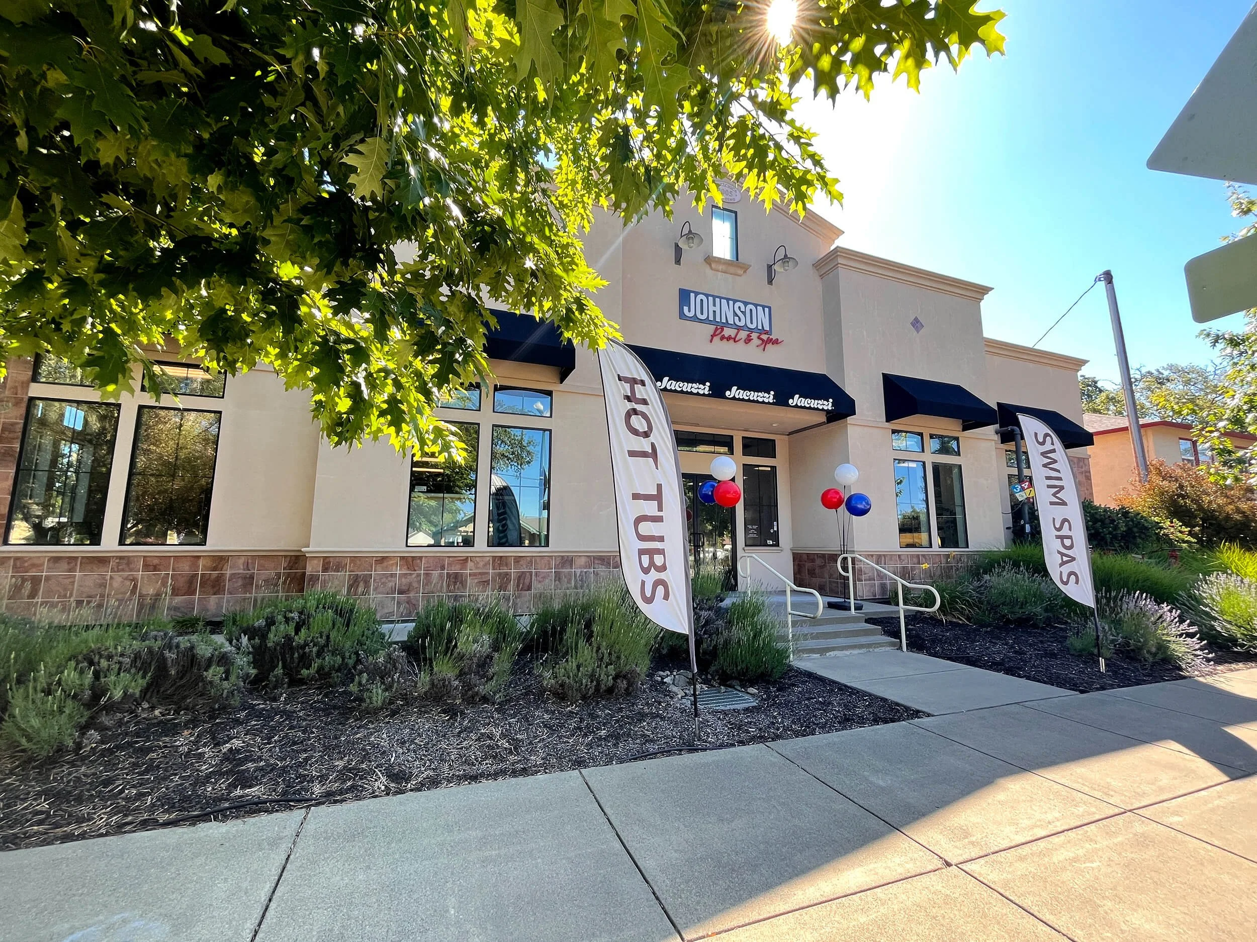 Photo of exterior of Johnson Pool & Spa showroom in Windsor, CA.