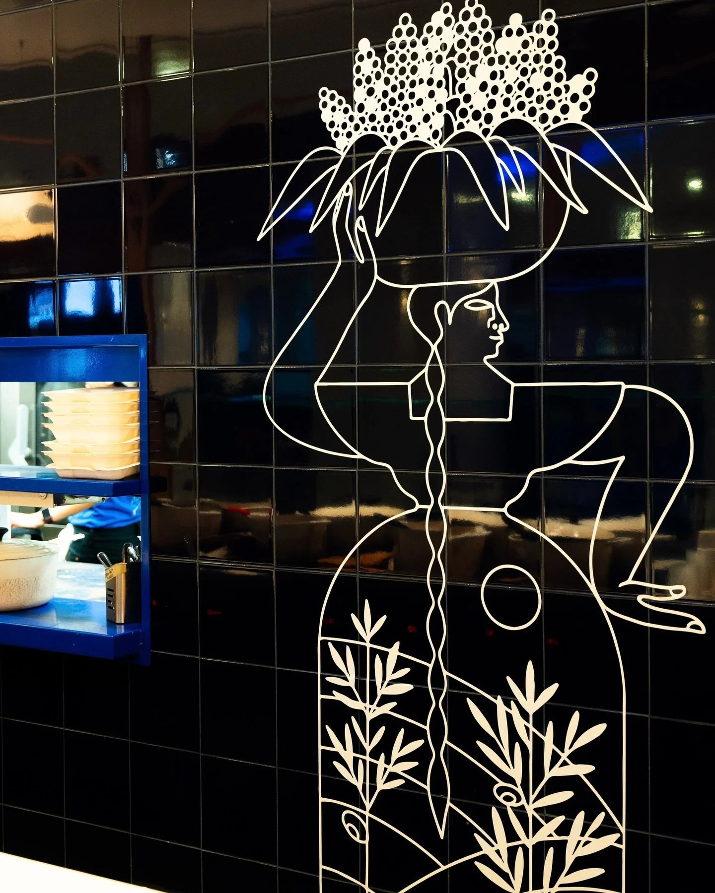 The lady of the land 💙

A living symbol of corn, beans, squash, herbs, and chillies. An artistic reflection of the food we serve, by Mexico City-based artist @jimena.estibaliz 

Find her at both locations:

First Canadian Place
Monday to Friday | 11