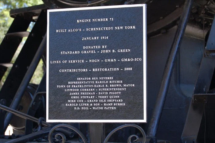 train_plaque.jpg