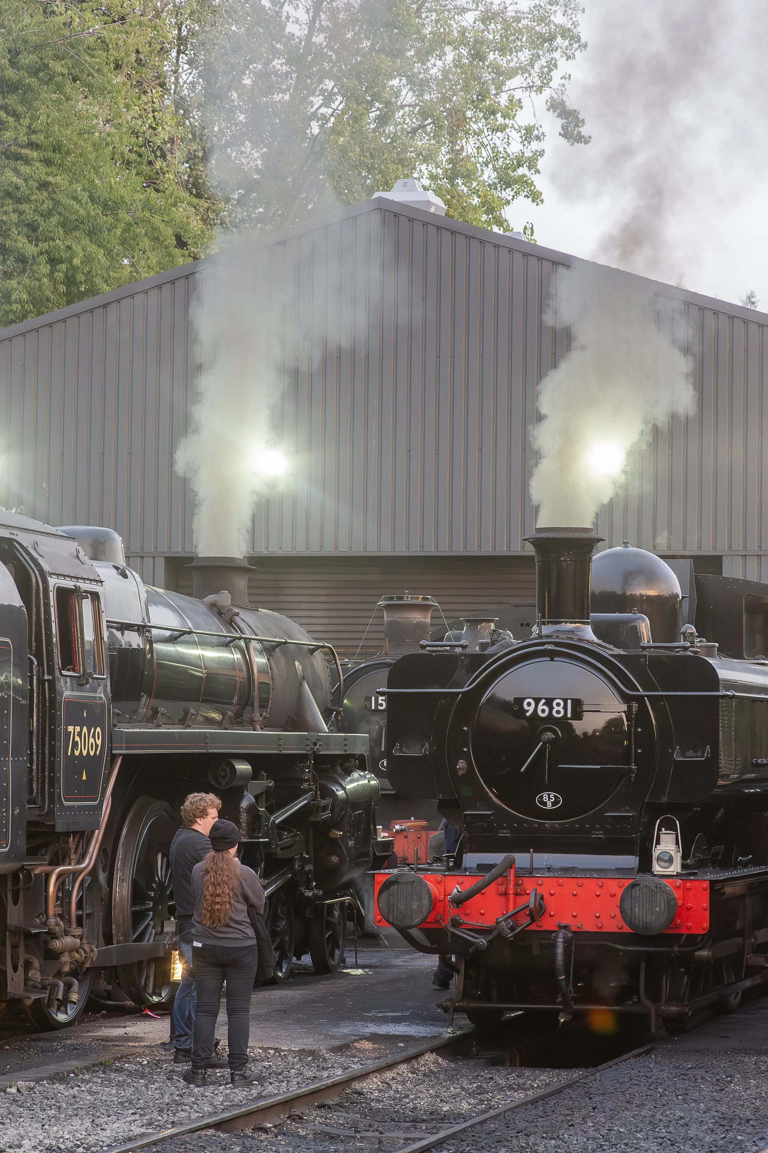 Pannier Tank 9681 & Crew