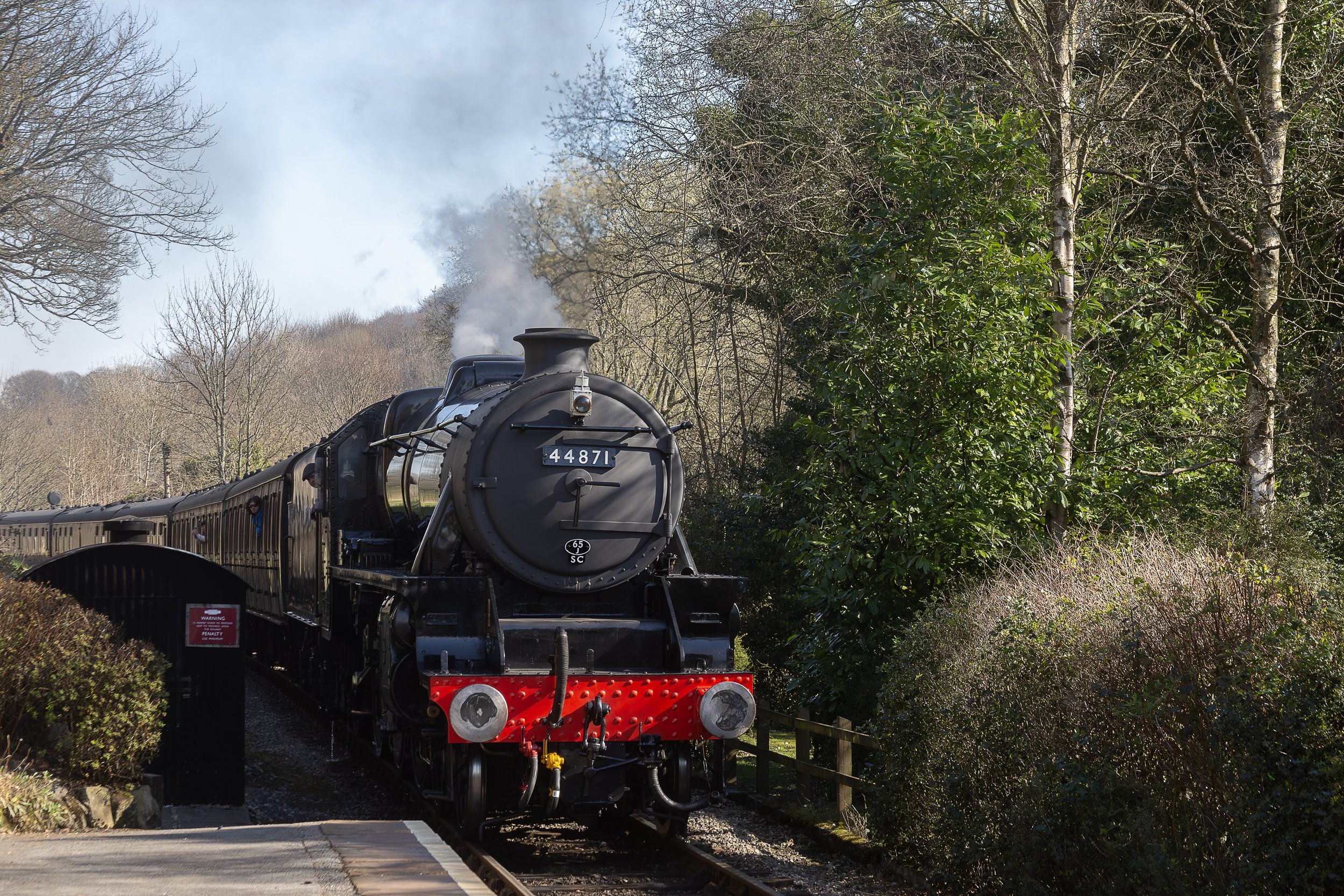 Loco 48871 "London, Midland and Scottish Railway" Black 5