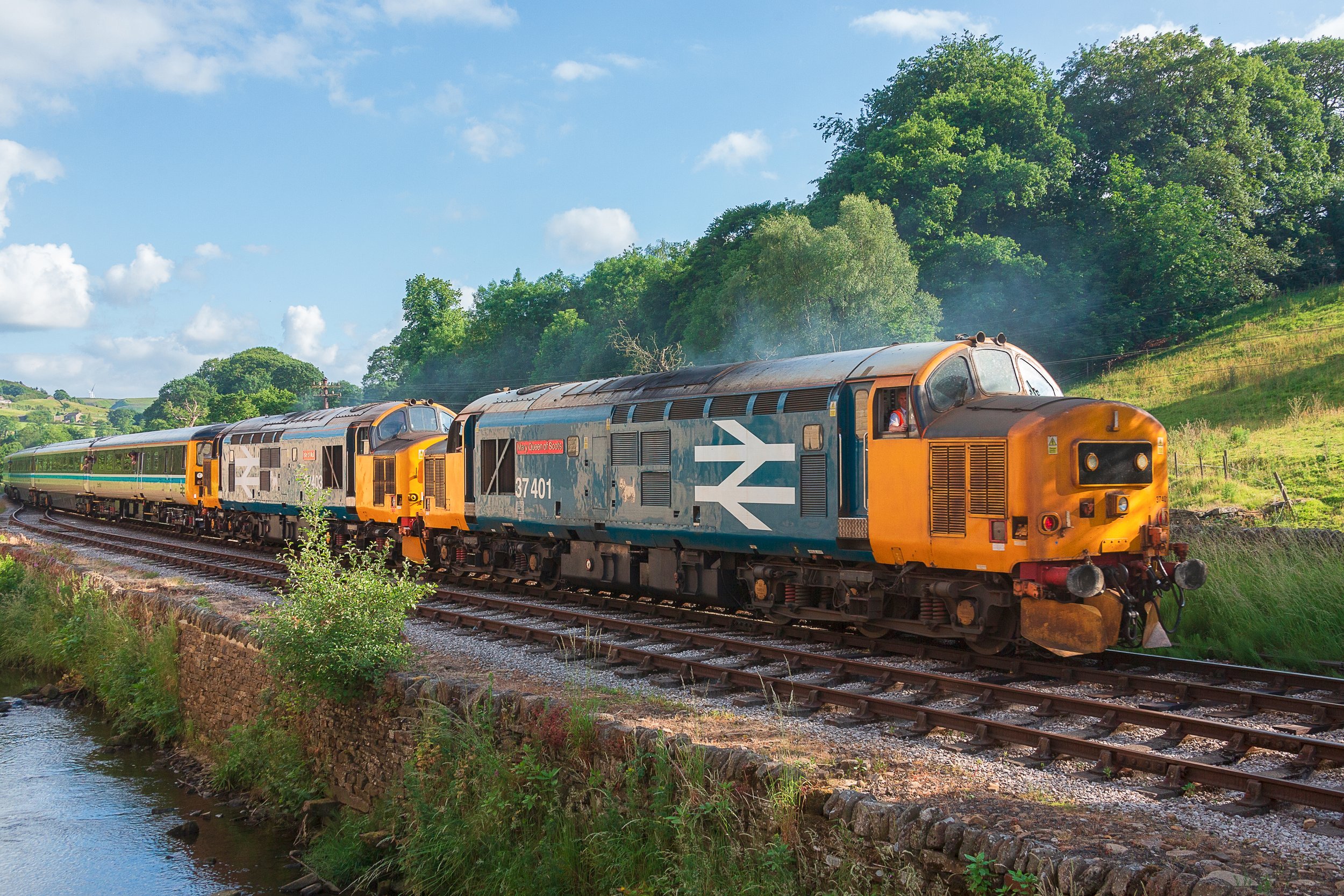 BR Class 37 No. 37401 ‘Mary Queen of Scots’