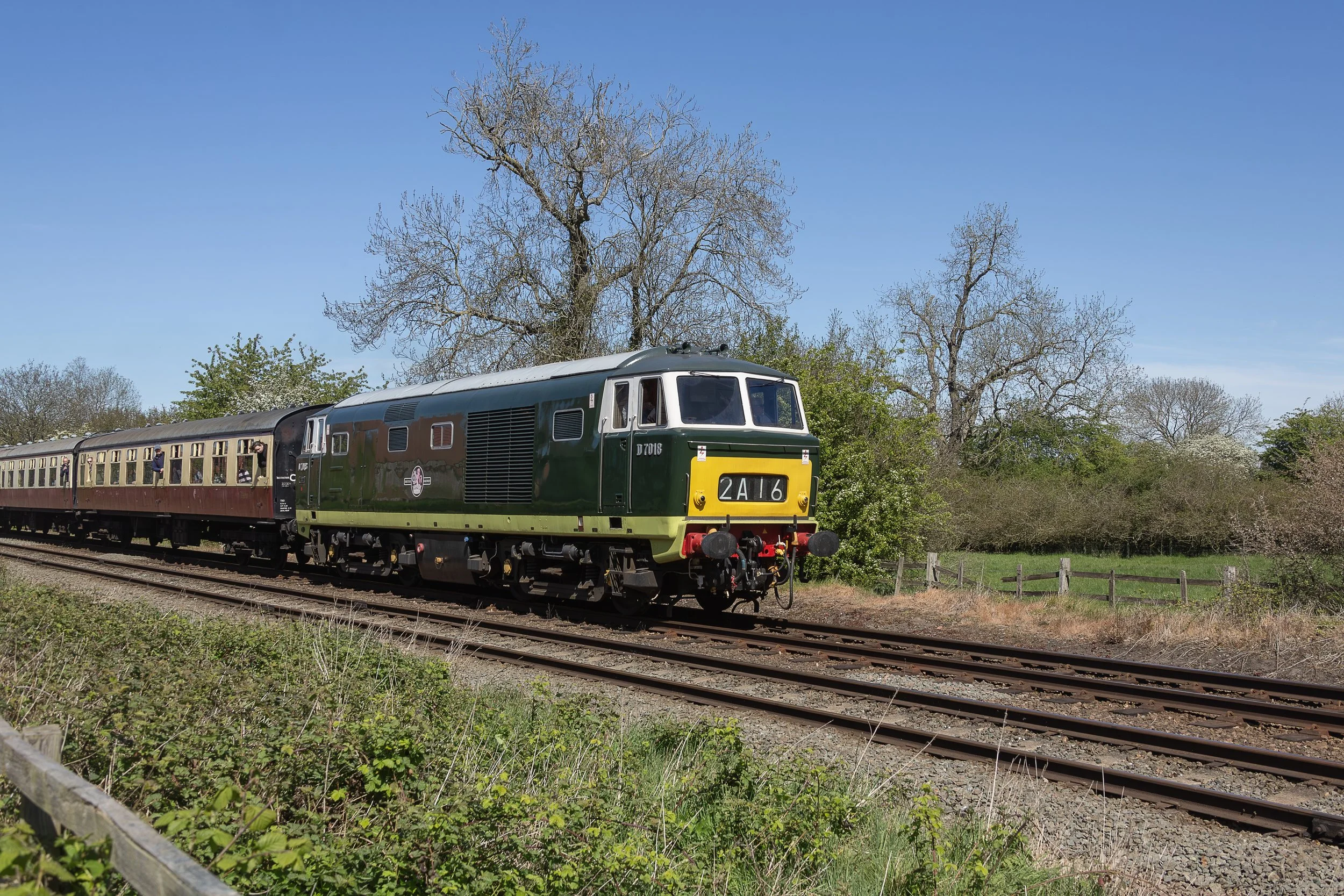 Class 35 D7018 ‘Hymek’