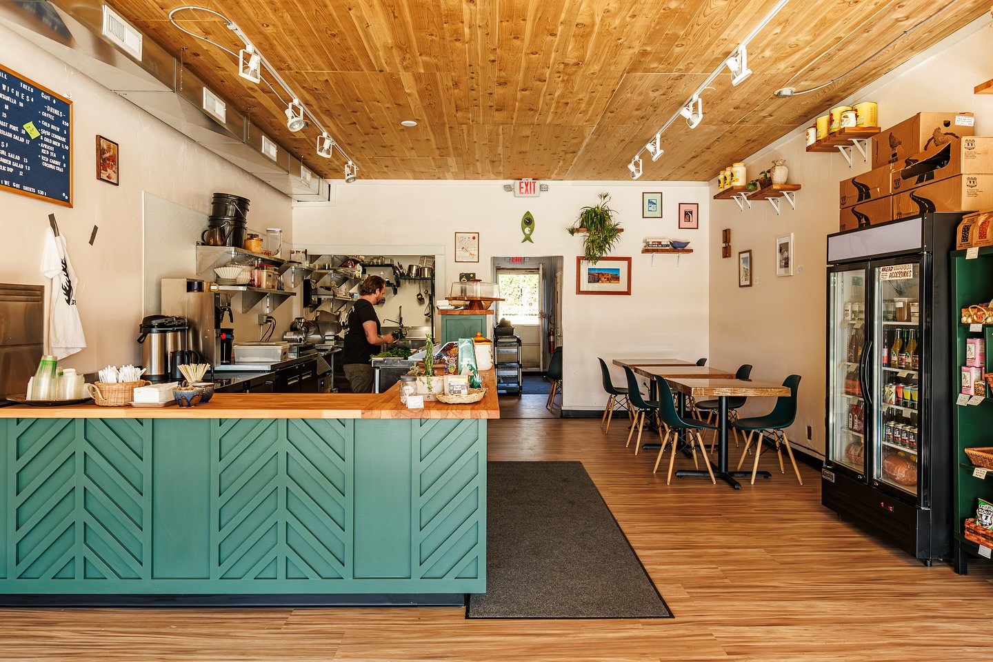 open for lunch this week w-sat then closed for thanksgiving break

📸 = @gerardbelevender