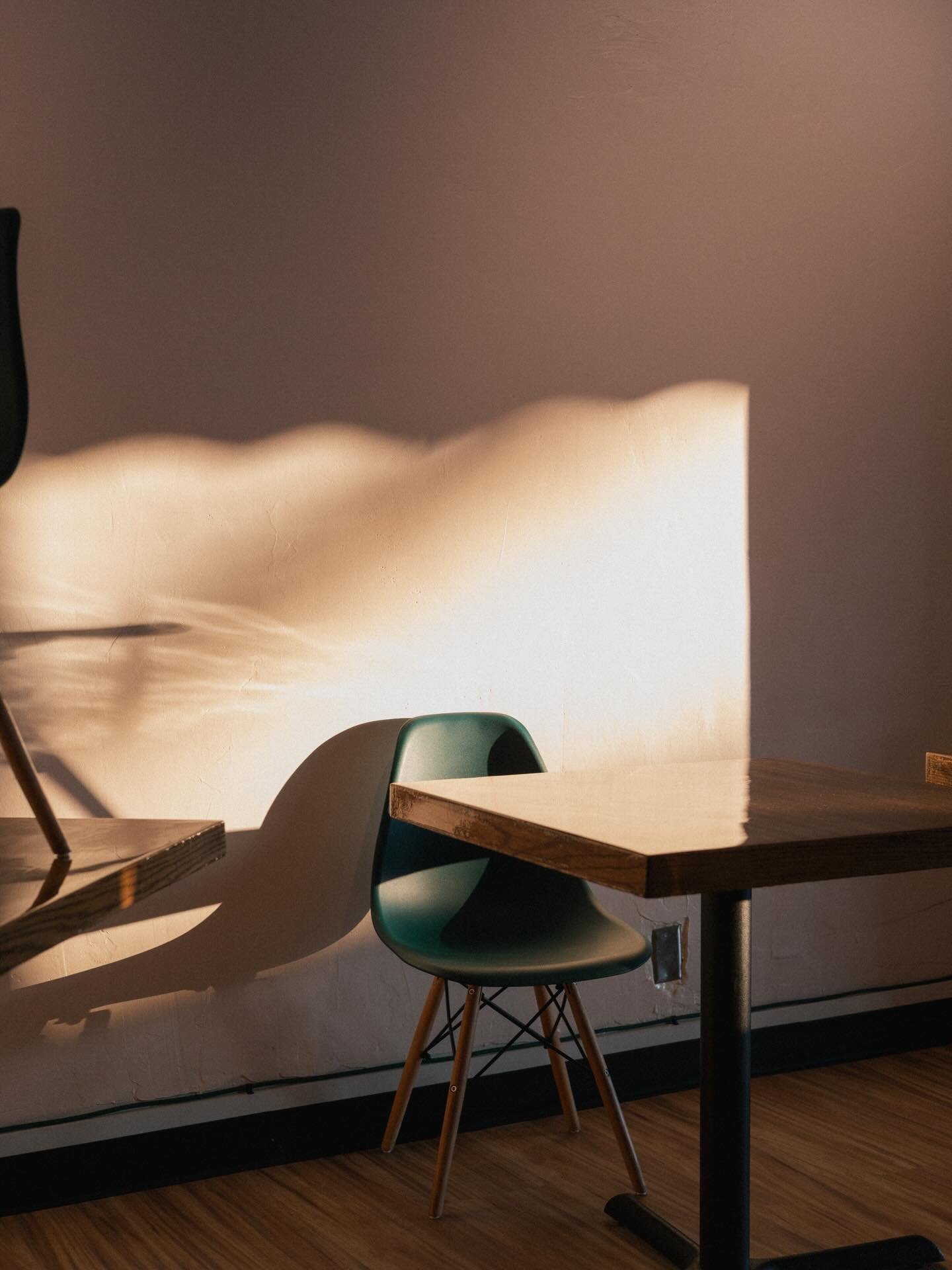 one year ago today, letting the sun in for lunch

open wednesday thru saturday at 11 or maybe 10