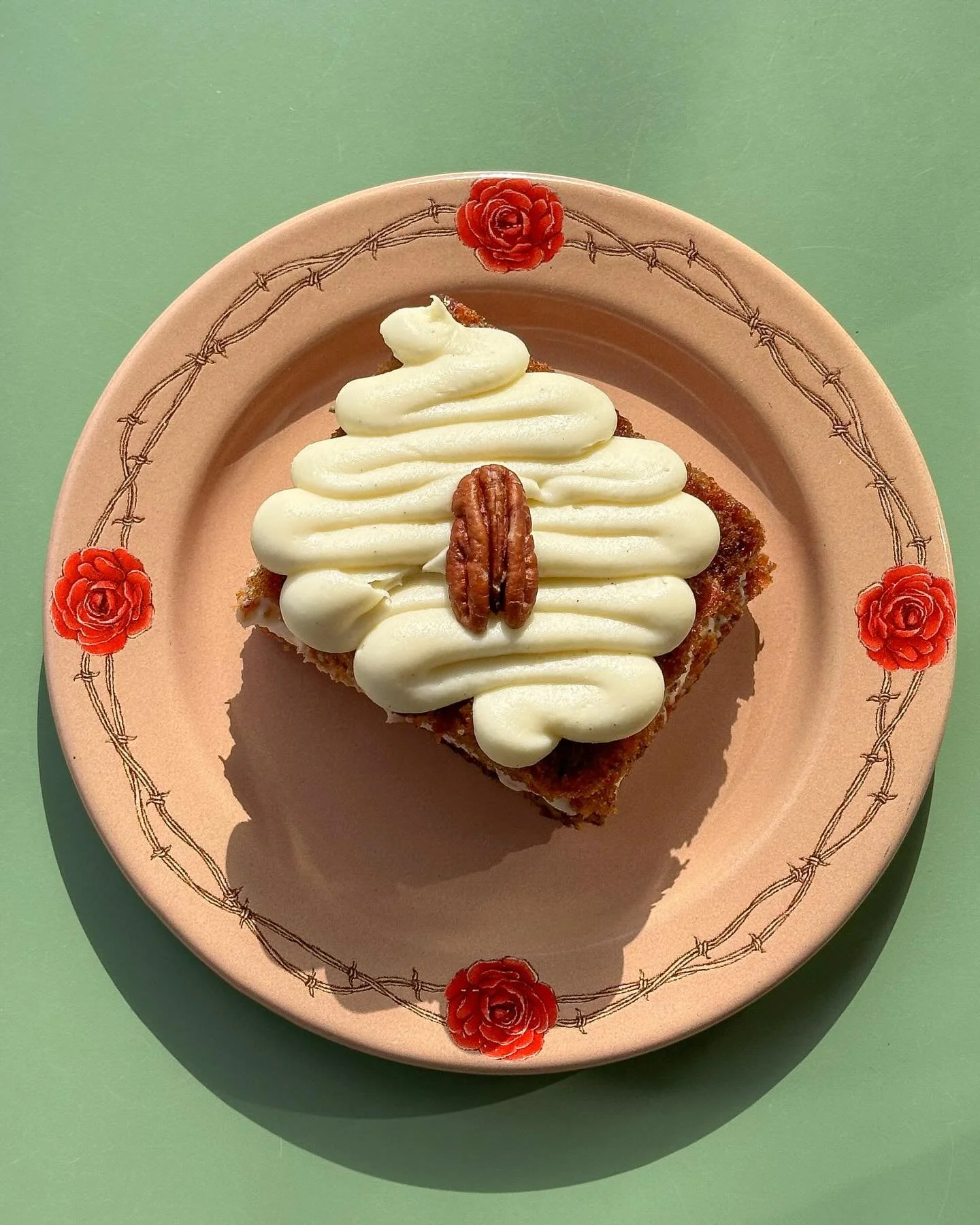 @kevrent &lsquo;s gf carrot cake w toasted pecan

@hillsidehearth fans will know