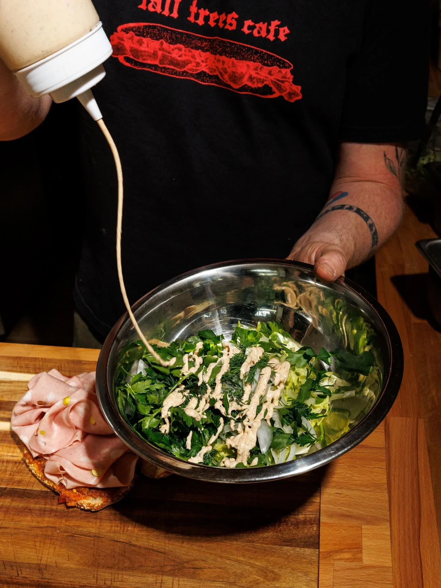 if you like to eat lunch you should come check us out

📸 = @gerardbelevender