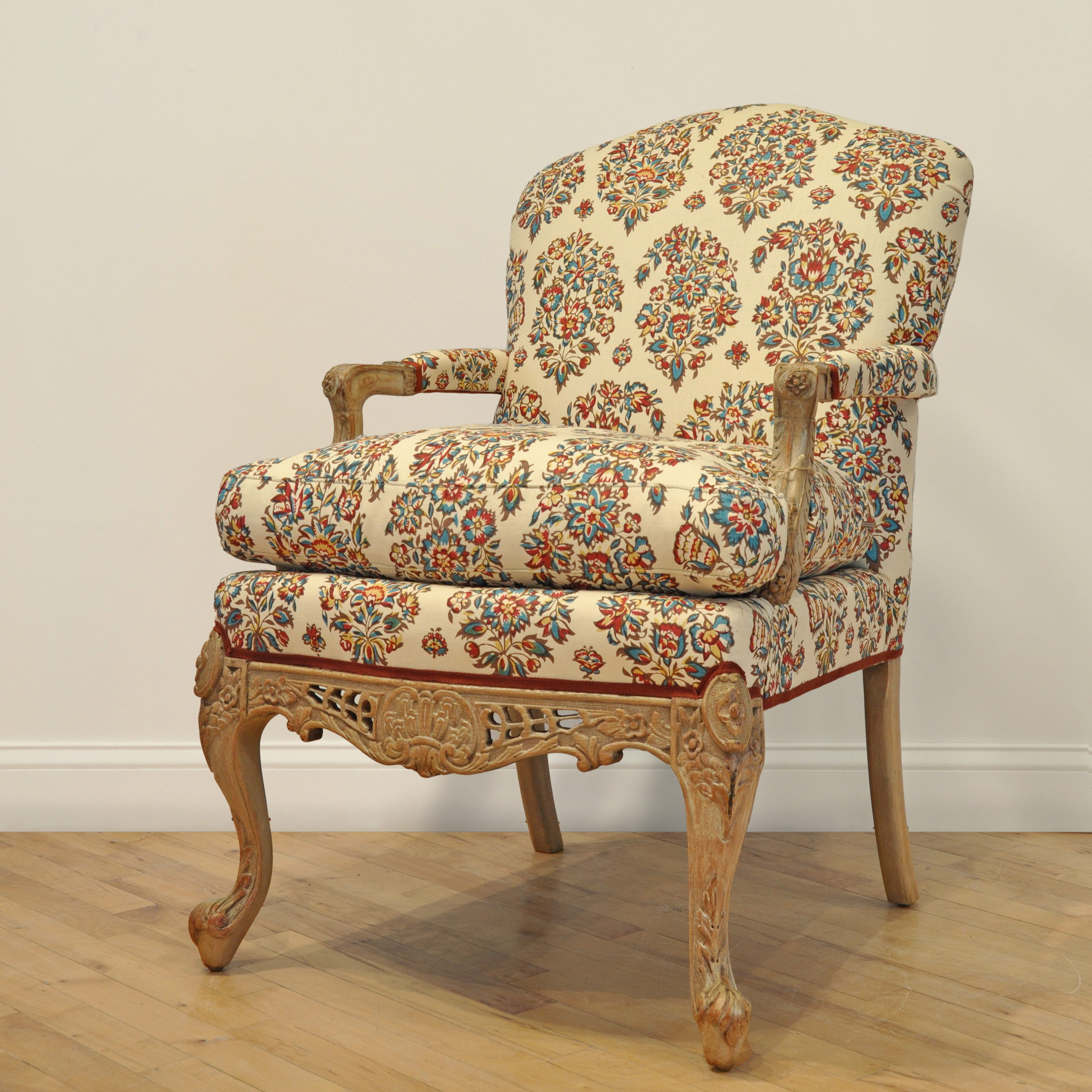 19th Century Carved English Edwards & Roberts Style Rococo Chair