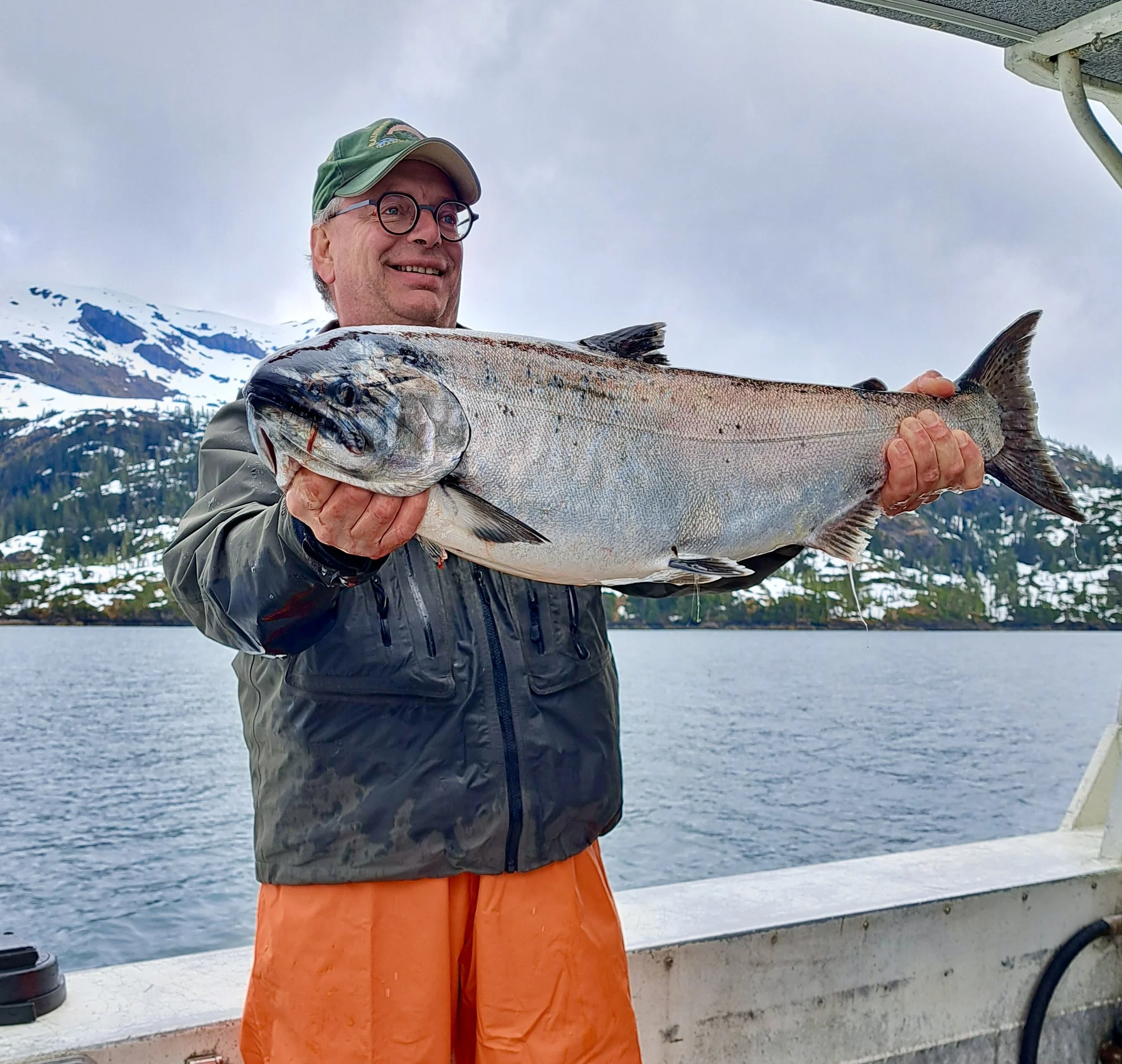 king salmon fishing charter glaciers alaska overnight trips