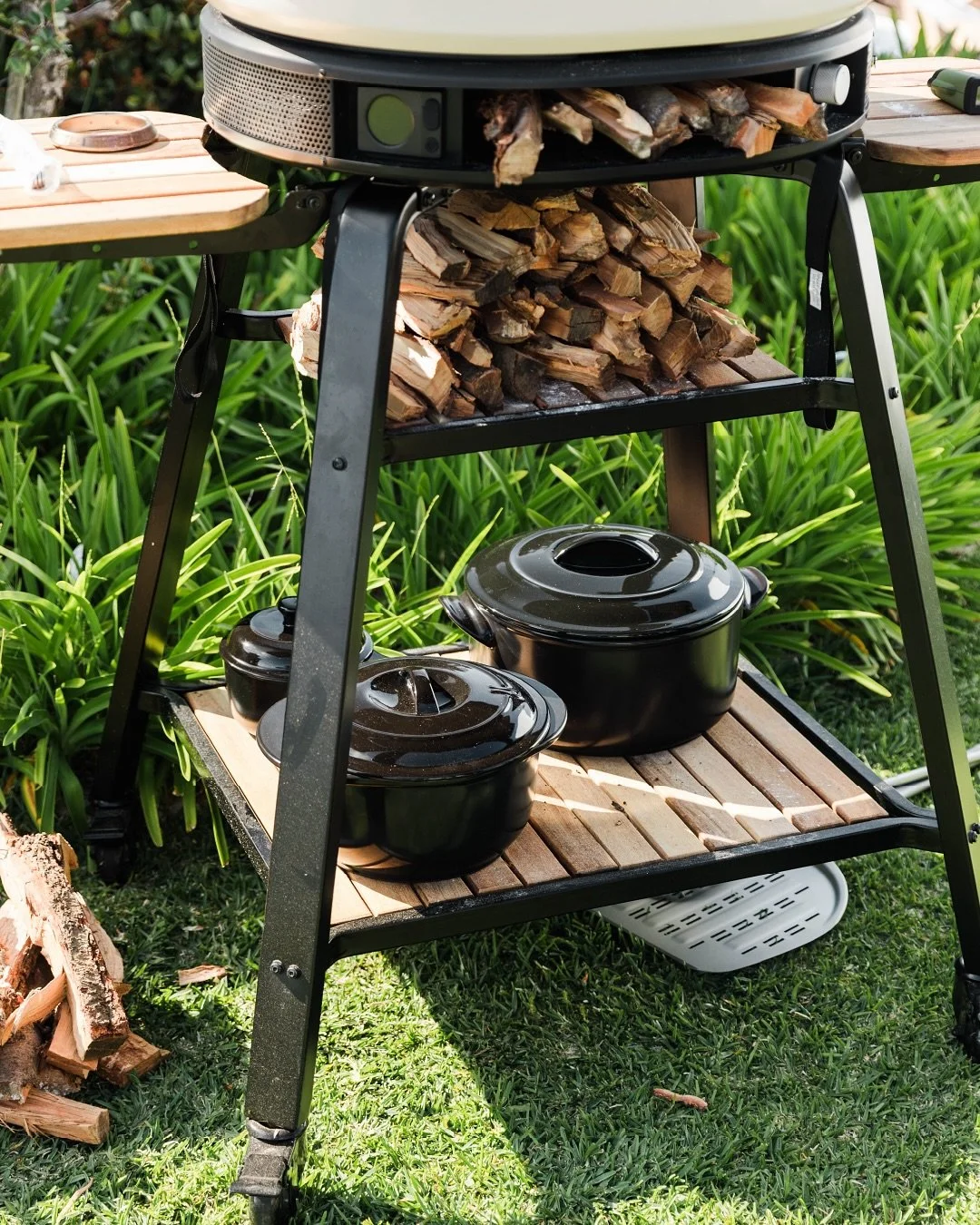 Stills from a shoot for @xtrema_cookware. 

I&rsquo;m all for farm to table front yard dinners and making breakfast with the kiddos.

#xtrema #productphotography #lifestylephotography #cookware #foodphotography