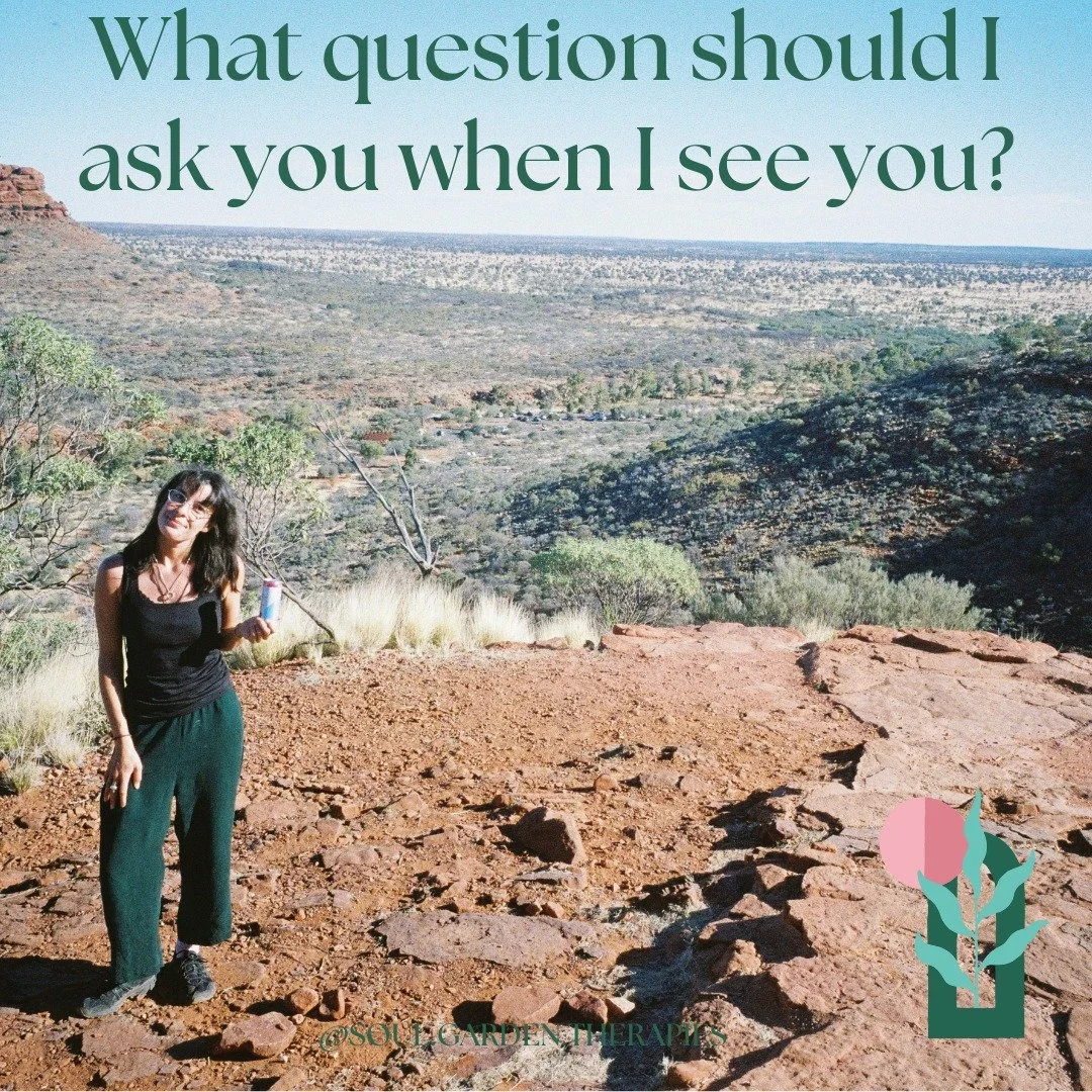 Relationship expert, Zach Brittle posed this question on the latest ep of @freyagraf_thelabialounge poddy as a bid for meaningful connection.  Like all things that spark my joy, I'm taking it and running with it. 

🙋&zwj;♀️ Hand up if you experience
