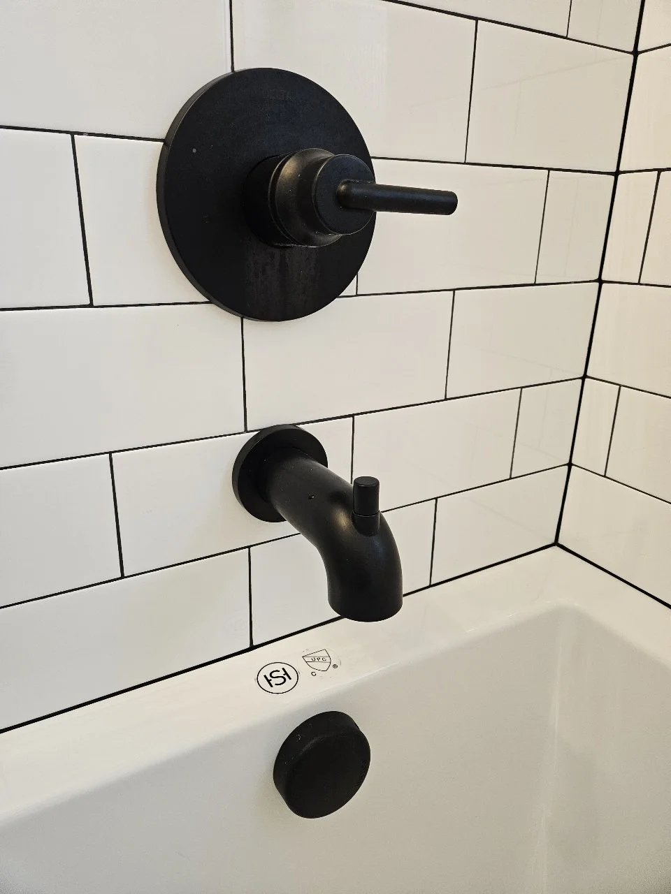 bathroom fixtures.JPEG