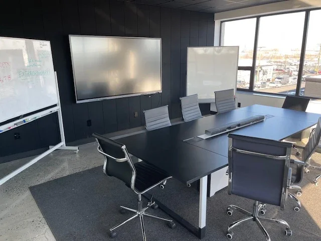 brooklyn-beyond-conference-room-main.webp