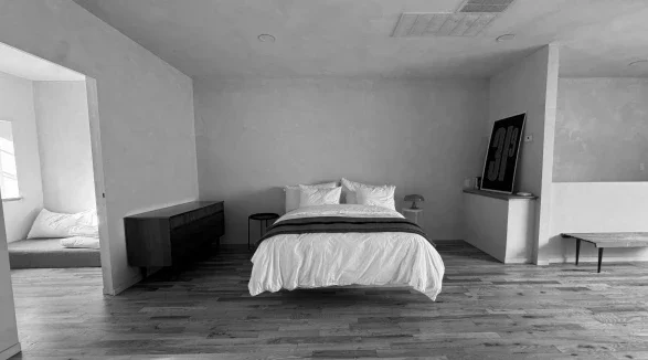 Brooklyn Complex Apartment 00.webp
