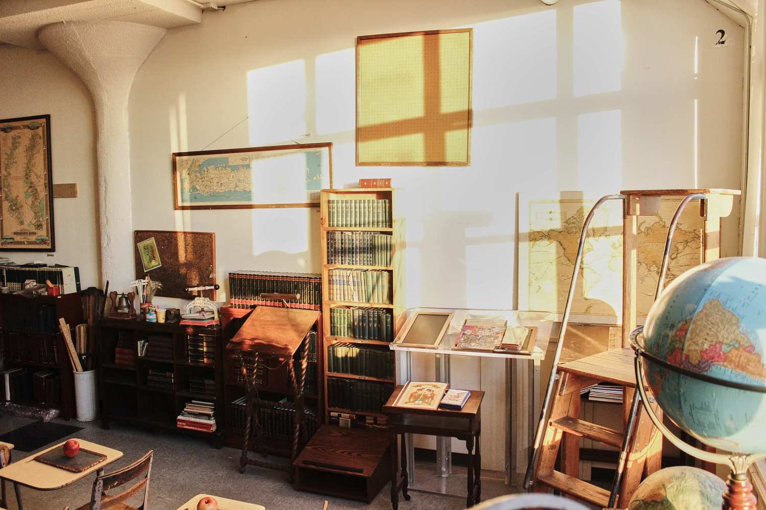 Long Island City Standing Set Studios - SCHOOL ROOM 2.jpg