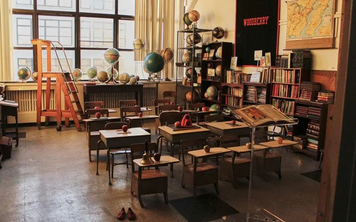 Long-Island-City-Studios-With-Standing-Set-Classroom