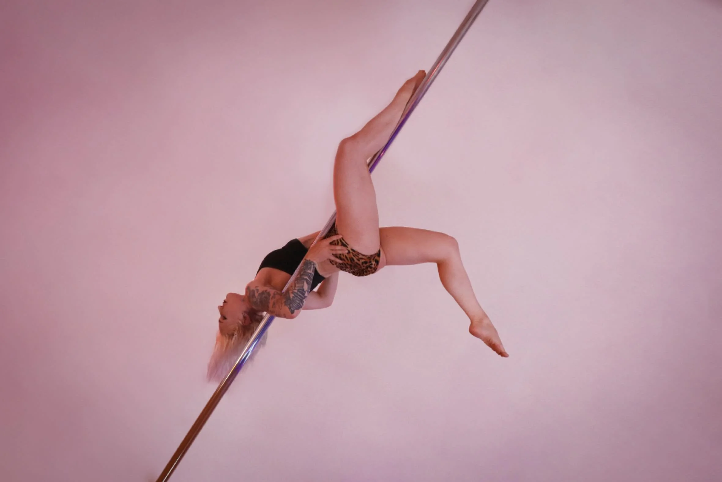 How&rsquo;s it hangin&rsquo;? BOOST is starting TONIGHT at the studio. Want to start climbing and inverting in our safe, progressive Pole Elevation level 1 series? This is your chance! 🎉#entangleandsway 

#funfitness #bayareapole #poledancenation