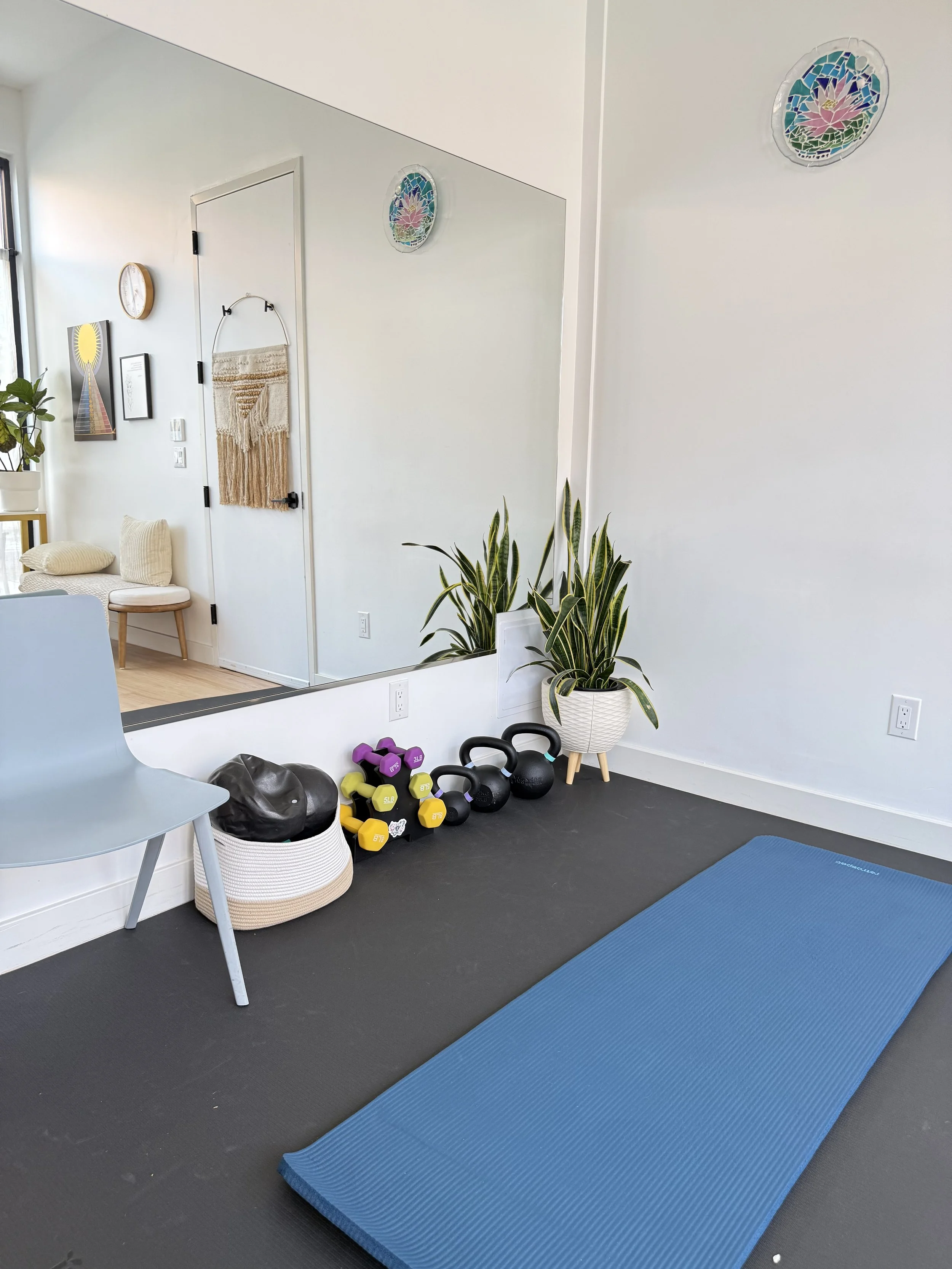 5 Signs Your Pelvic Floor Might Be Asking for Help