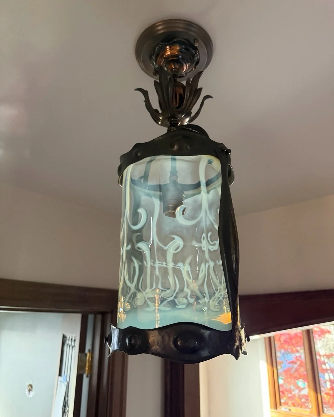 New year, Same love for sourcing vintage lighting 🖤