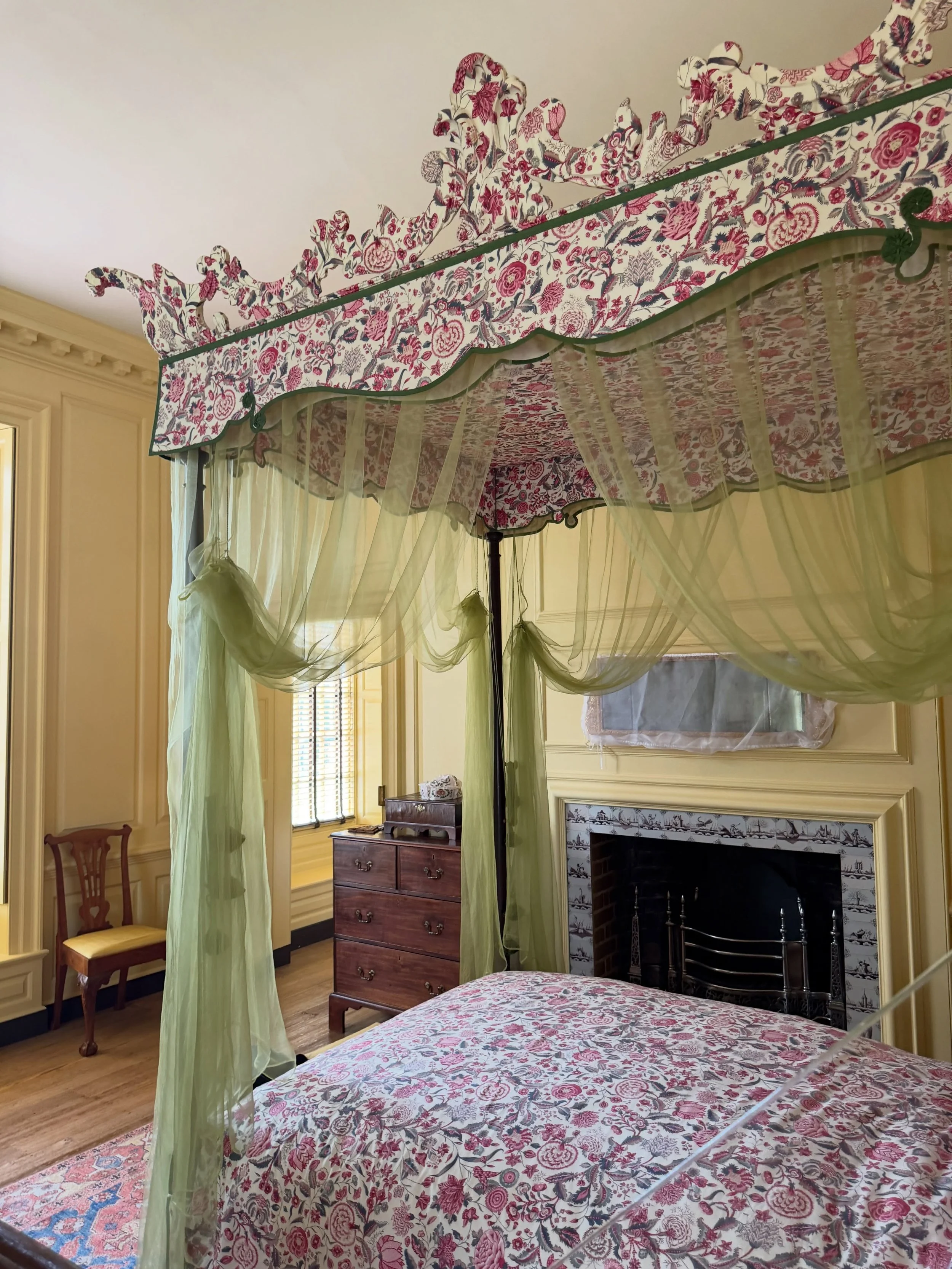 Back from the East coast and feeling creatively rejuvenated after a family trip to Colonial Williamsburg @colonialwmsburg . So much eye candy to drool over! Some of my favorite moments were to beautiful old millwork details, the use of colors &amp; a